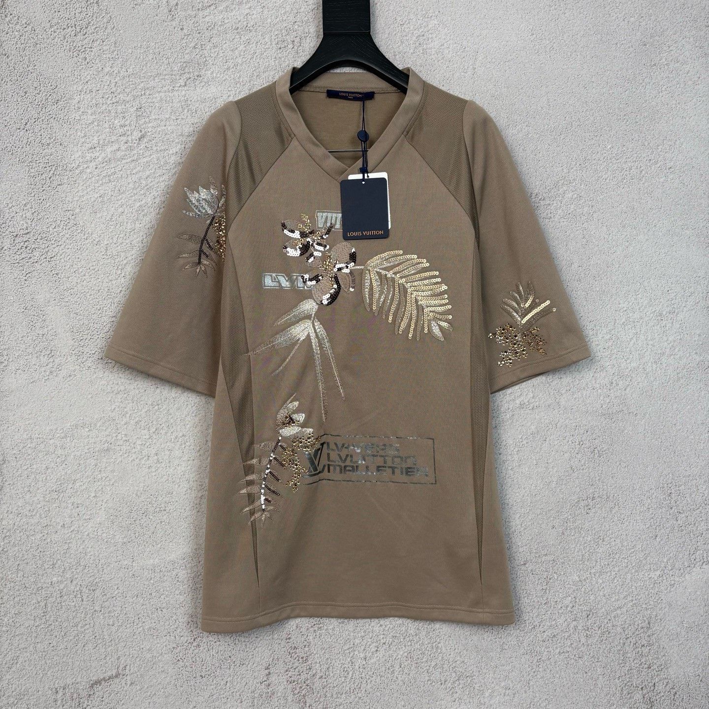 Louis Vuitton Louis Vuitton SS25 V-Neck Knit Tee Size US M / EU 48-50 / 2 - 1 Thumbnail