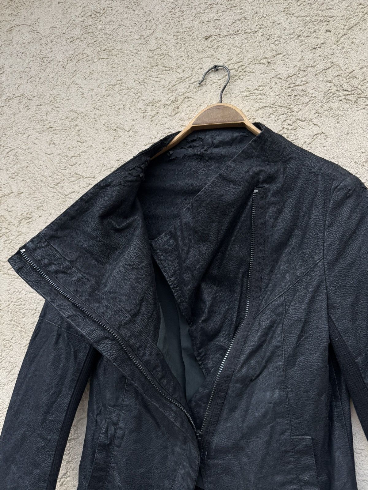 Rick Owens Vintage Asymmetric Distressed Big Neck Leather Jacket Size US S / EU 44-46 / 1 - 4 Thumbnail