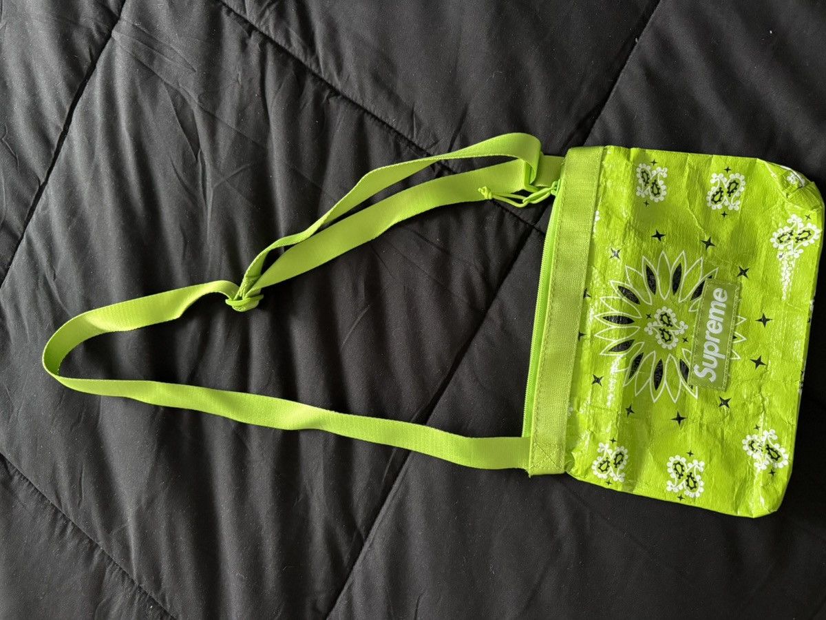Supreme Supreme Bandana Tarp side bag Size ONE SIZE - 2 Thumbnail