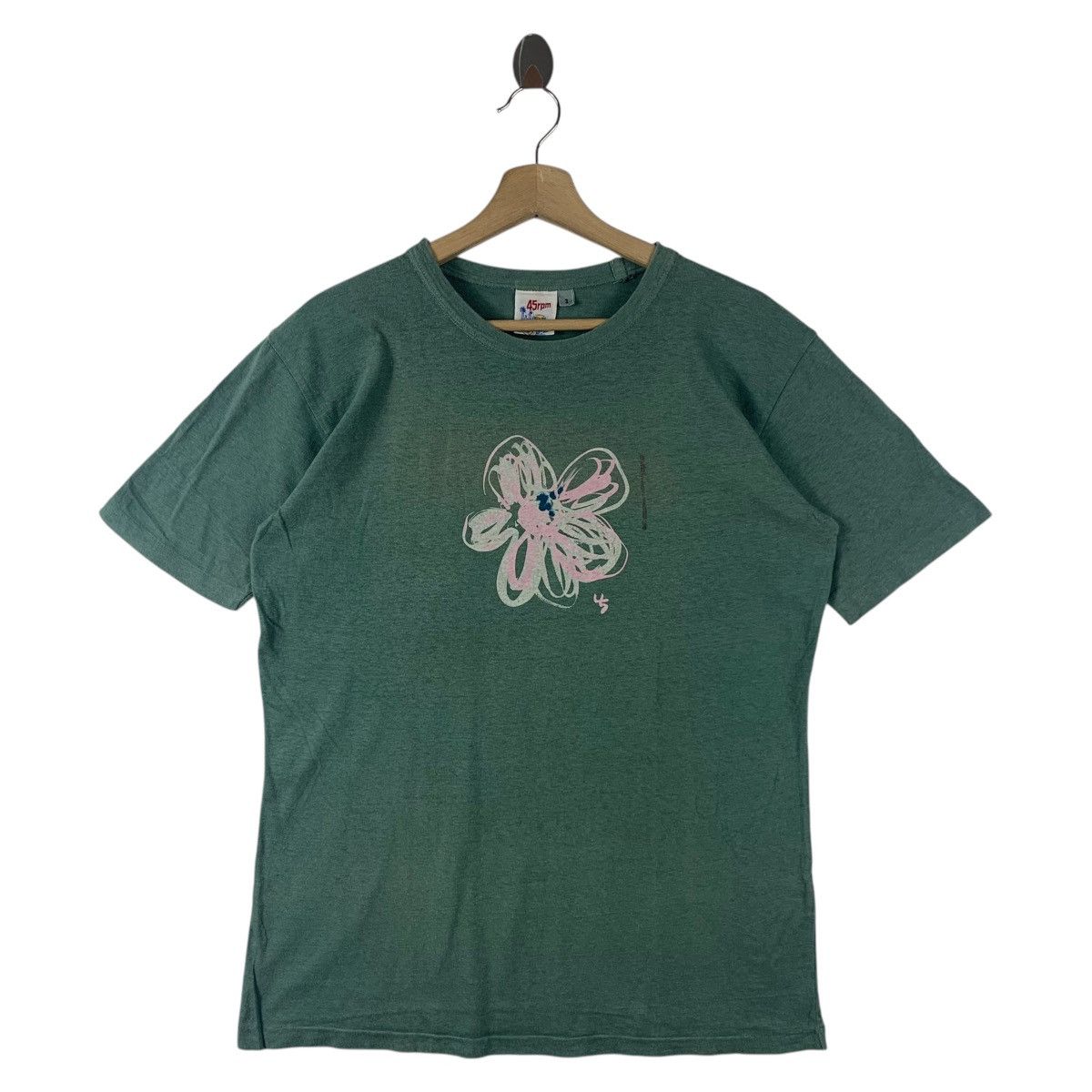 Vintage 45 RPM flower art printed tee