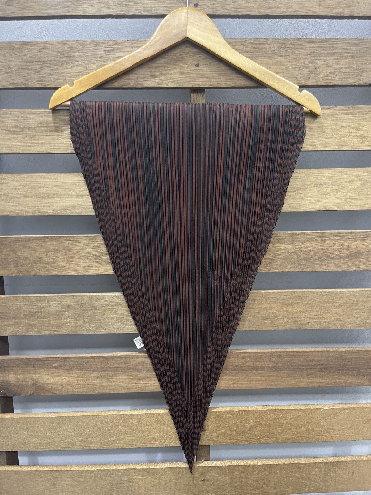Pleats Please Issey Miyake Issey Miyake Pleats Please "Madame-T" Inspired Zigzag Scarf Size ONE SIZE - 1 Thumbnail