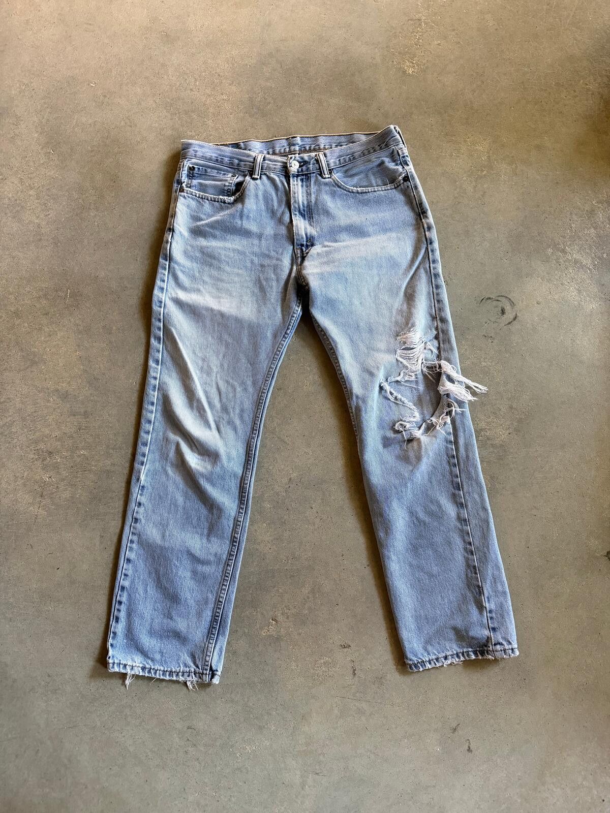 Levi's VTG Levis 505 Light Wash Denim Jeans Sz 34x32 Size US 34 / EU 50 - 1 Thumbnail