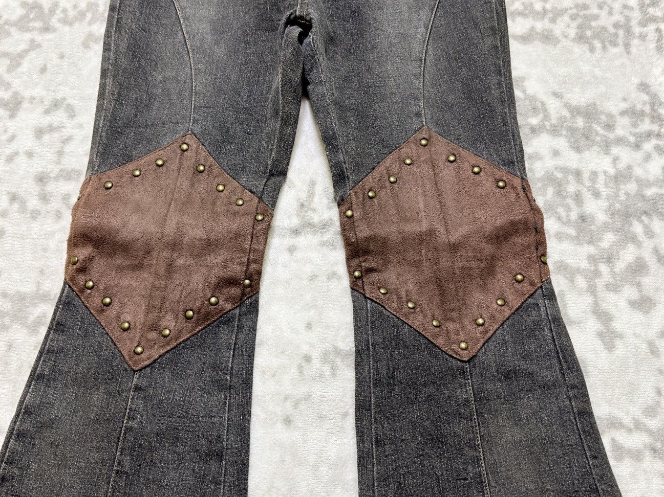 Tornado Mart Romantic Mocha Studded Knee Patch Flare Women Jeans Size US 27 - 6 Thumbnail