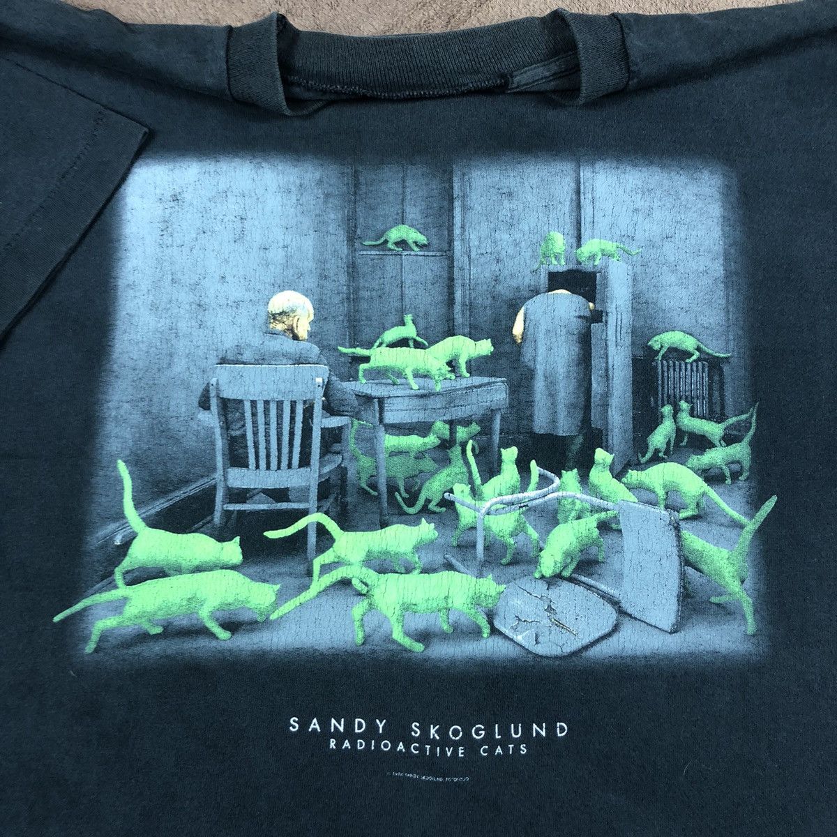 VINTAGE Sandy Skoglund Shirt Large Revenge of the Goldfish