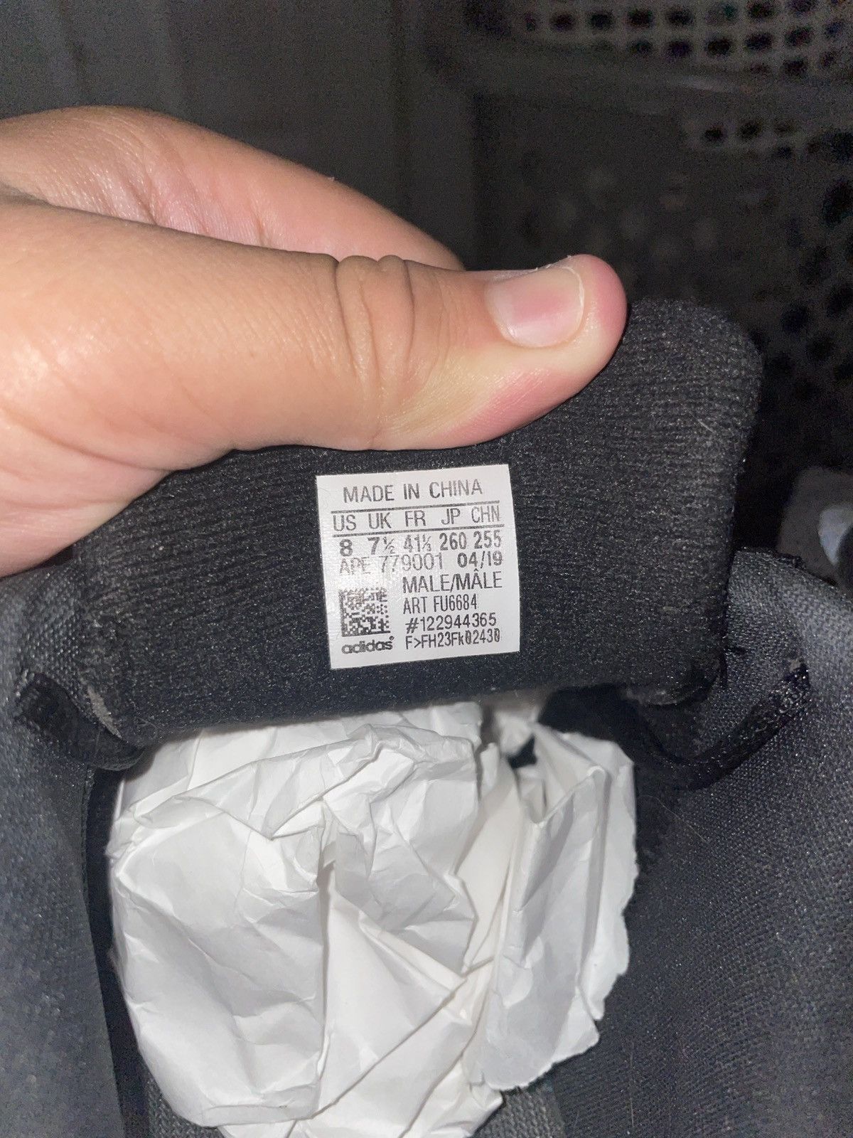 Yeezy Yezzy 700 v2 vanta Size US 8 / EU 41 - 7 Thumbnail