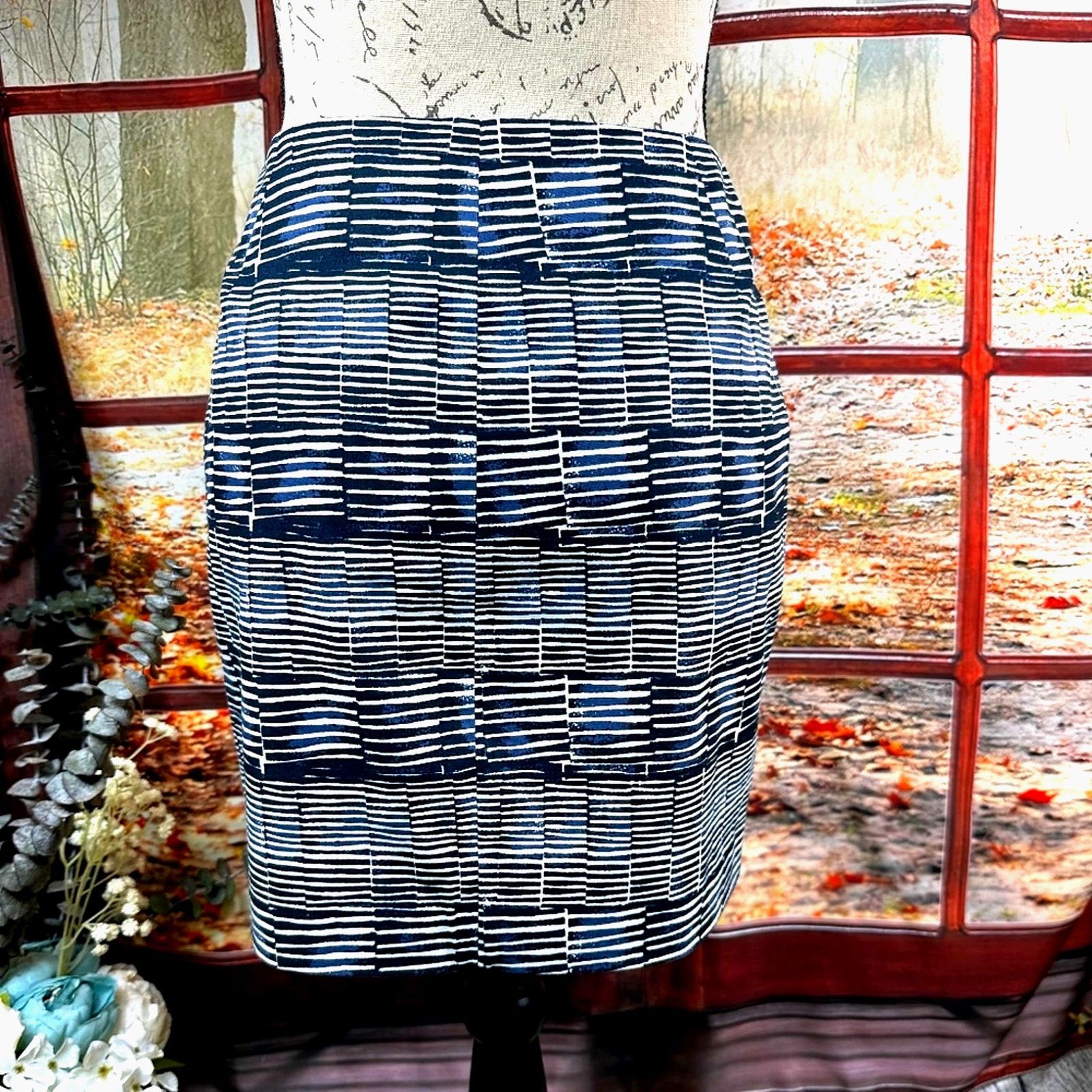 Kate Spade Kate Spade Saturday Striped Mini Skirt Navy/White size 2 Size 25" / US 0 / IT 36 - 3 Thumbnail