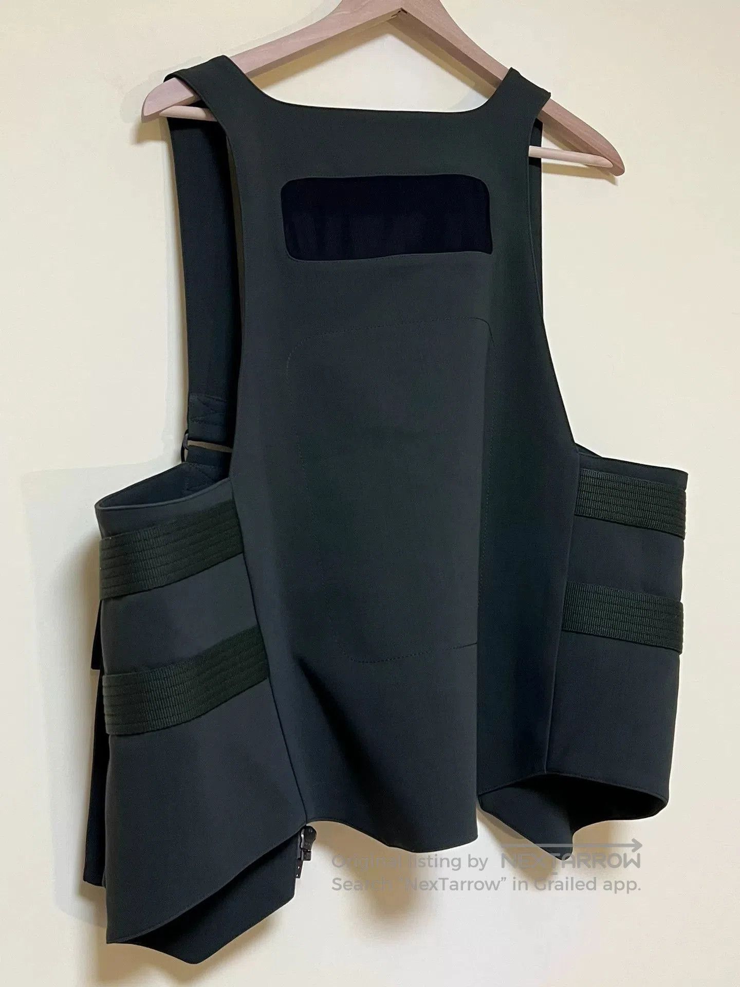 Devoa Stylish Tactical Vest for Versatile Outfits. Size US M / EU 48-50 / 2 - 8 Thumbnail