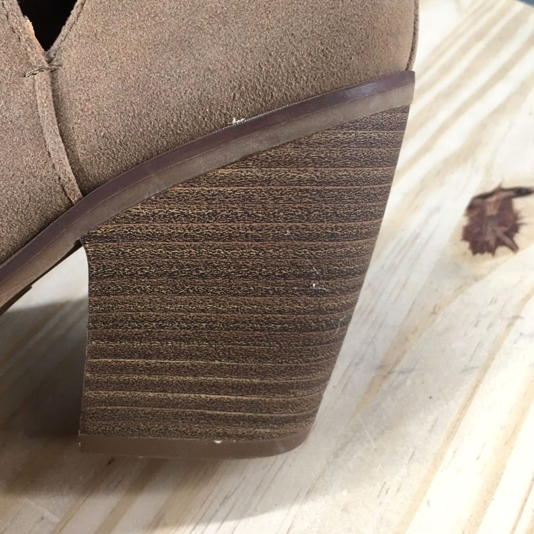 Vintage Universal Thread Boots Womens 11 Ankle Booties Beige Faux Leather Block Heels Size US 11 / IT 41 - 5 Thumbnail