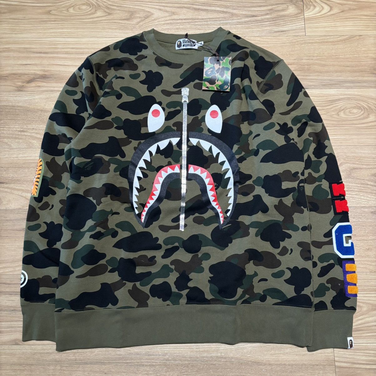 Bape Bape 1st Camo Shark Crewneck Size US XXL / EU 58 / 5 - 1 Thumbnail
