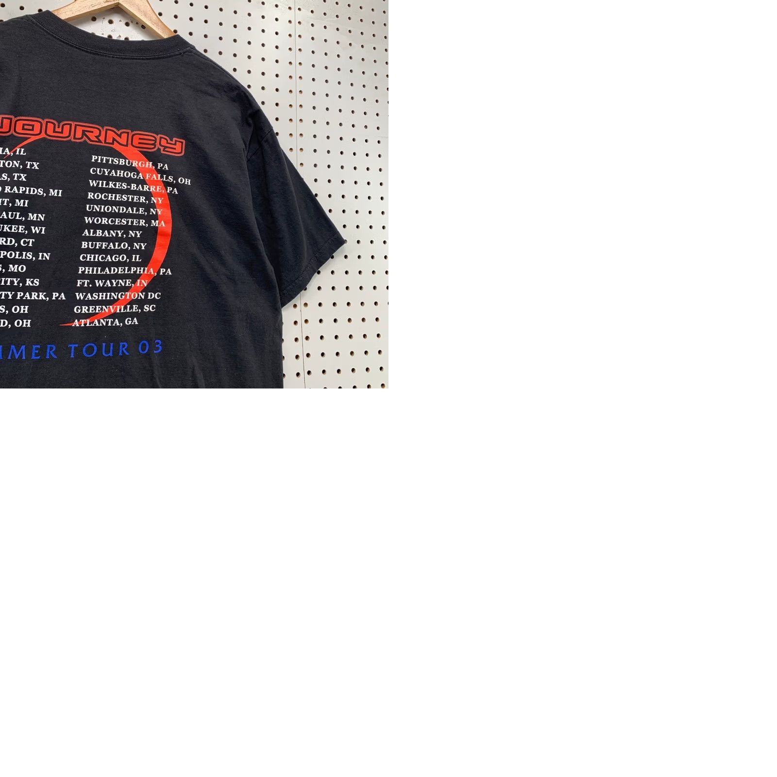 Gildan VINTAGE Journey Summer Tour 03 Band T-Shirt Mens XL Black Winged Scarab Graphic Mens XL Black Battle-ready Graphic Print Tour Cities Back Size US XL / EU 56 / 4 - 10 Thumbnail