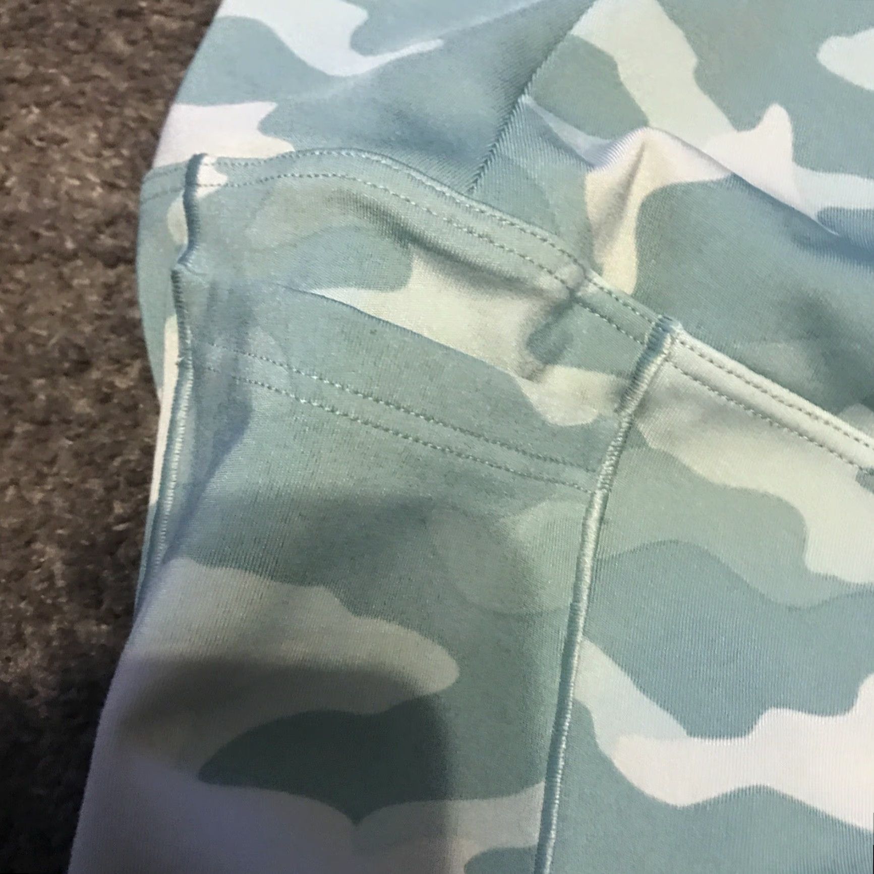 Victoria's Secret Victorias Secret PINK Leggings Womens L Activewear Multicolor Camouflage Compression Leg Size L Size 36" / US 14 / IT 50 - 5 Thumbnail