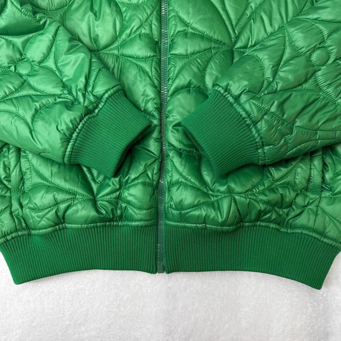 Louis Vuitton LV Green Stitching Three-Flower Padded Jacket。 Q10 Size US XL / EU 56 / 4 - 2 Thumbnail