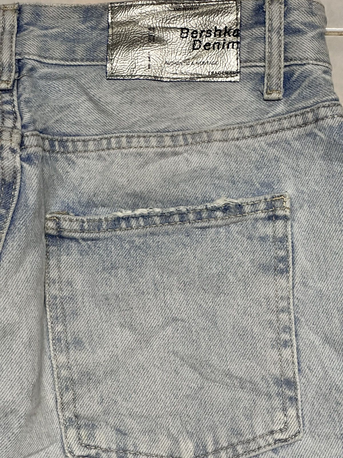 Bershka Bershka Denim Vintage 90's Distressed Ripped Baggy and Faded Size US 29 - 7 Thumbnail