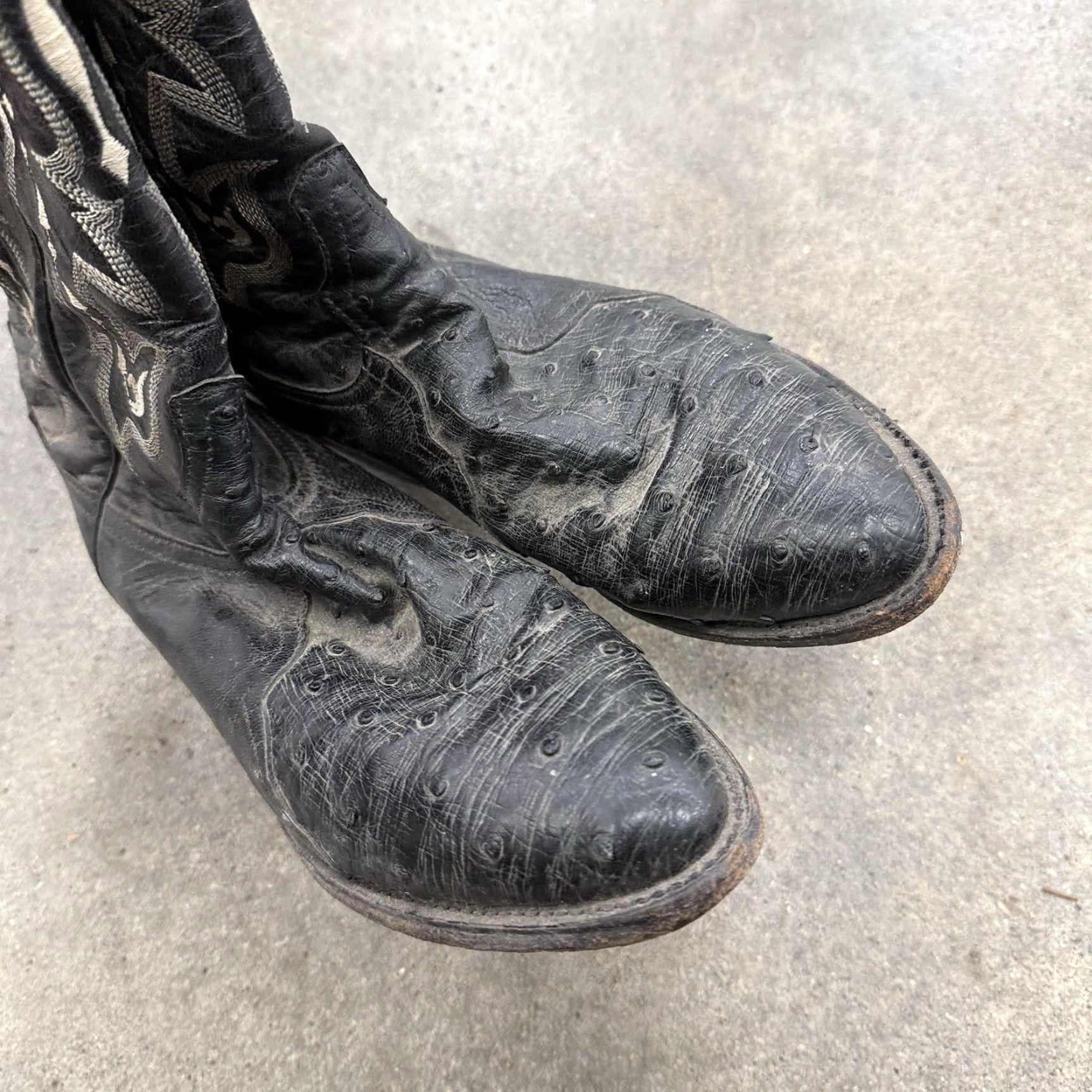 Tony Lama VINTAGE Tony Lama Boots Western Cowboy Distressed Exotic Black Ostrich Leather 8.5 D Mens Size US 9 / EU 42 - 4 Thumbnail