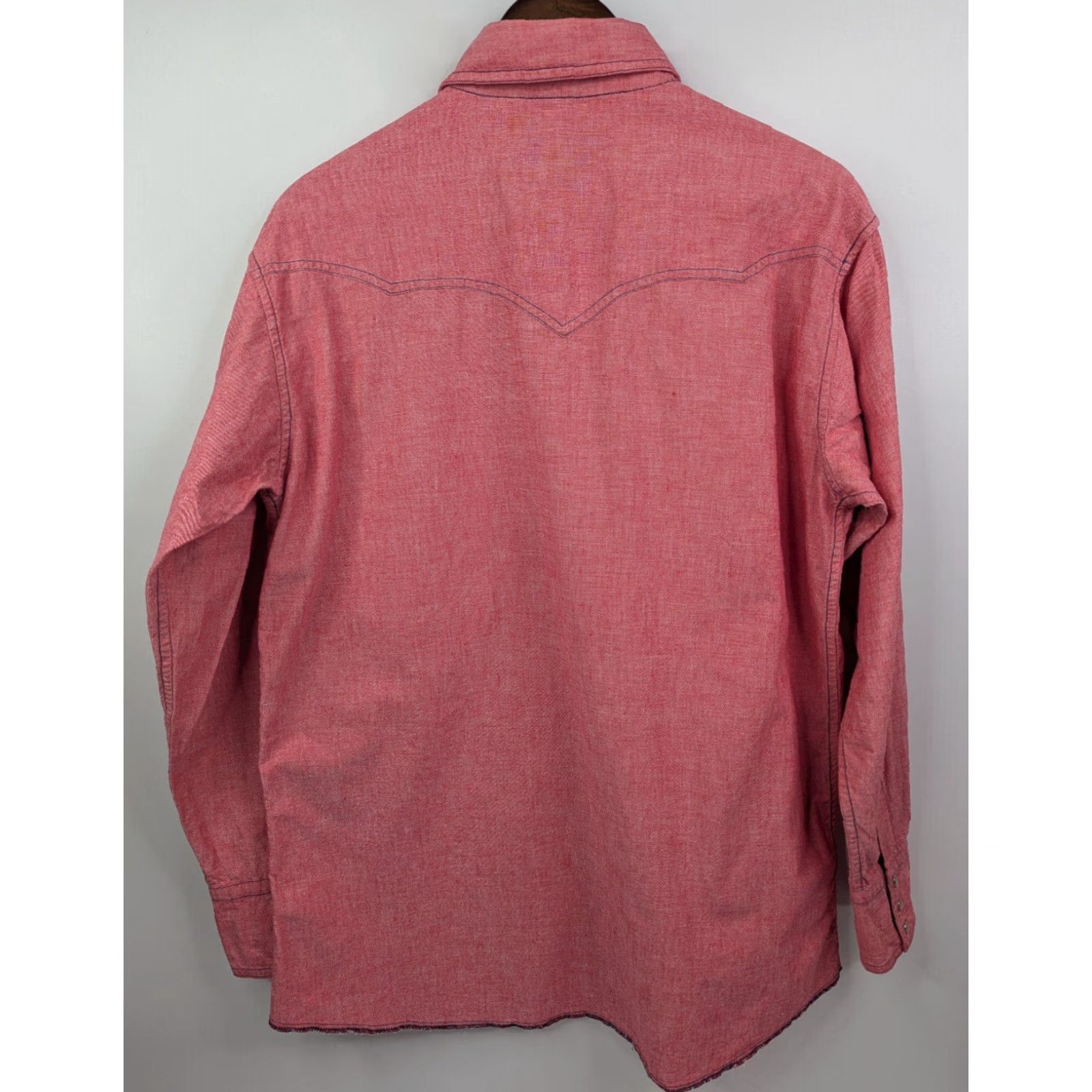 Champion VINTAGE Champion Western Shirt Men 16.5 34 Red Chambray Pearl Snap Button-Up Cowboy Vintage Theme 70s USA American Shirts Mens Size US XL / EU 56 / 4 - 5 Thumbnail