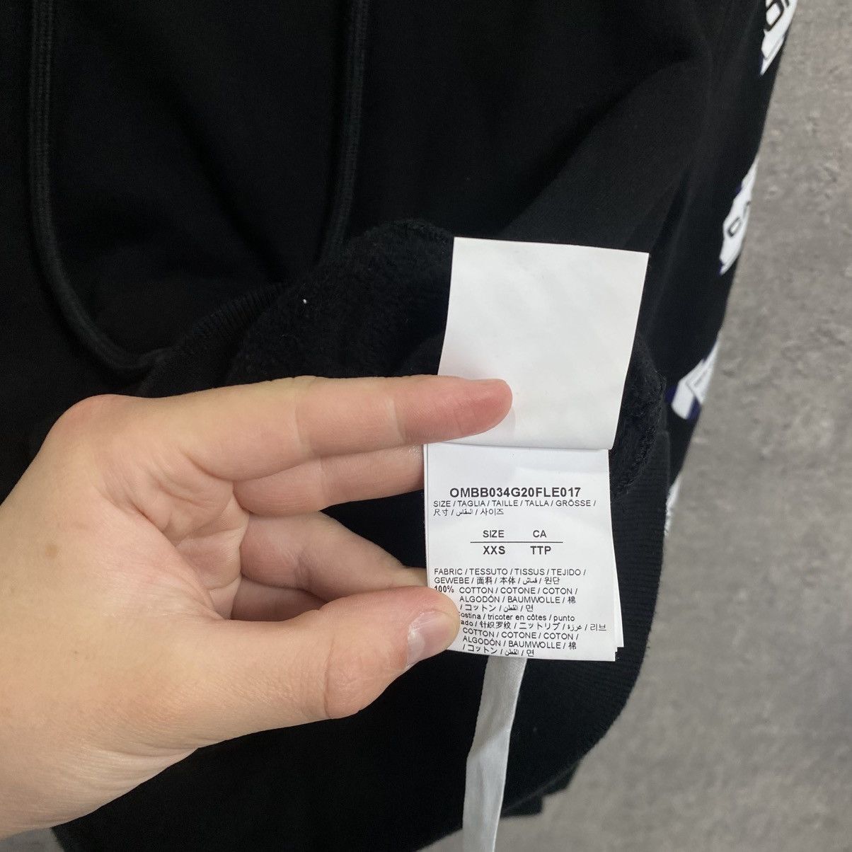 Off-White OFF-WHITE SS20 Airport Tape Arrow Hoodie Big Logo Size US XS / EU 42 / 0 - 15 Thumbnail