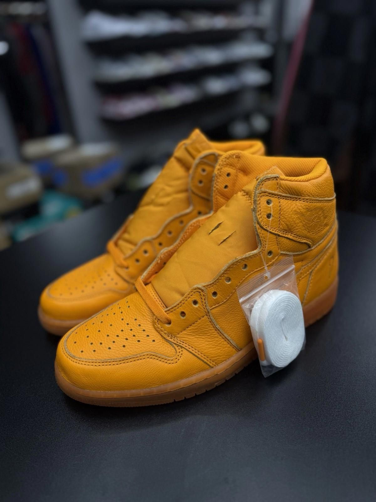 Jordan Brand Size 10 - Air Jordan 1 Retro OG G8RD High Orange Peel Size US 10 / EU 43 - 3 Thumbnail