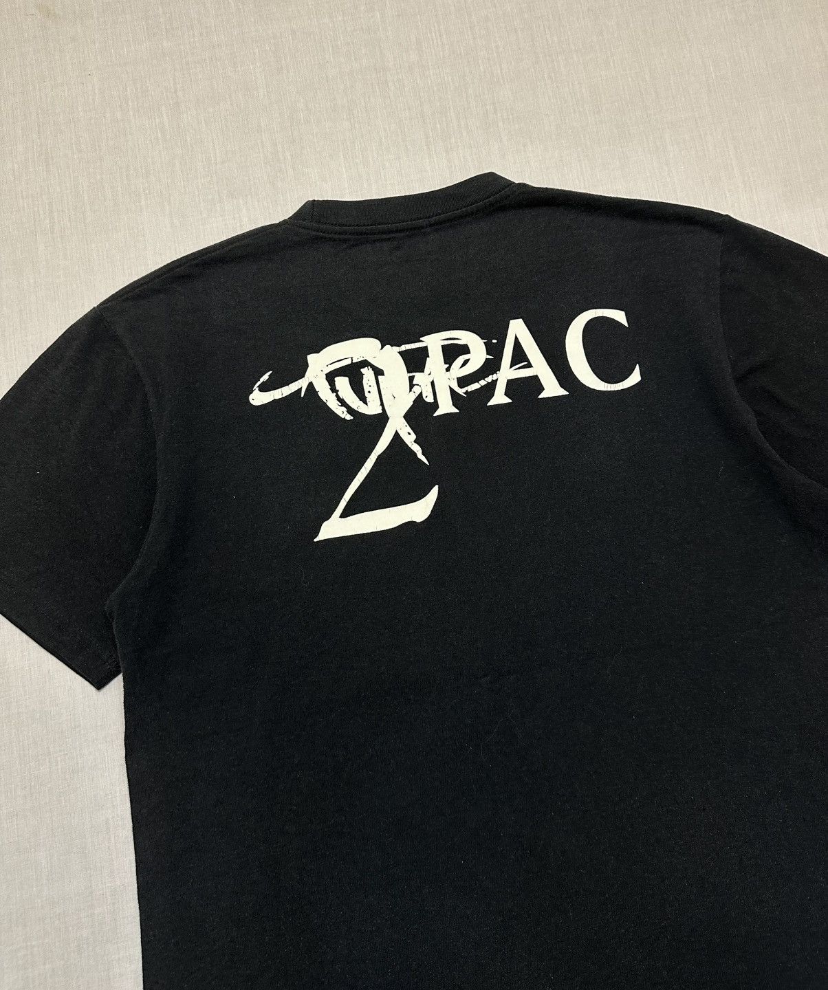 Vintage Y2k t-shirt of rapper Tupac Shakur. Size US L / EU 52-54 / 3 - 4 Thumbnail
