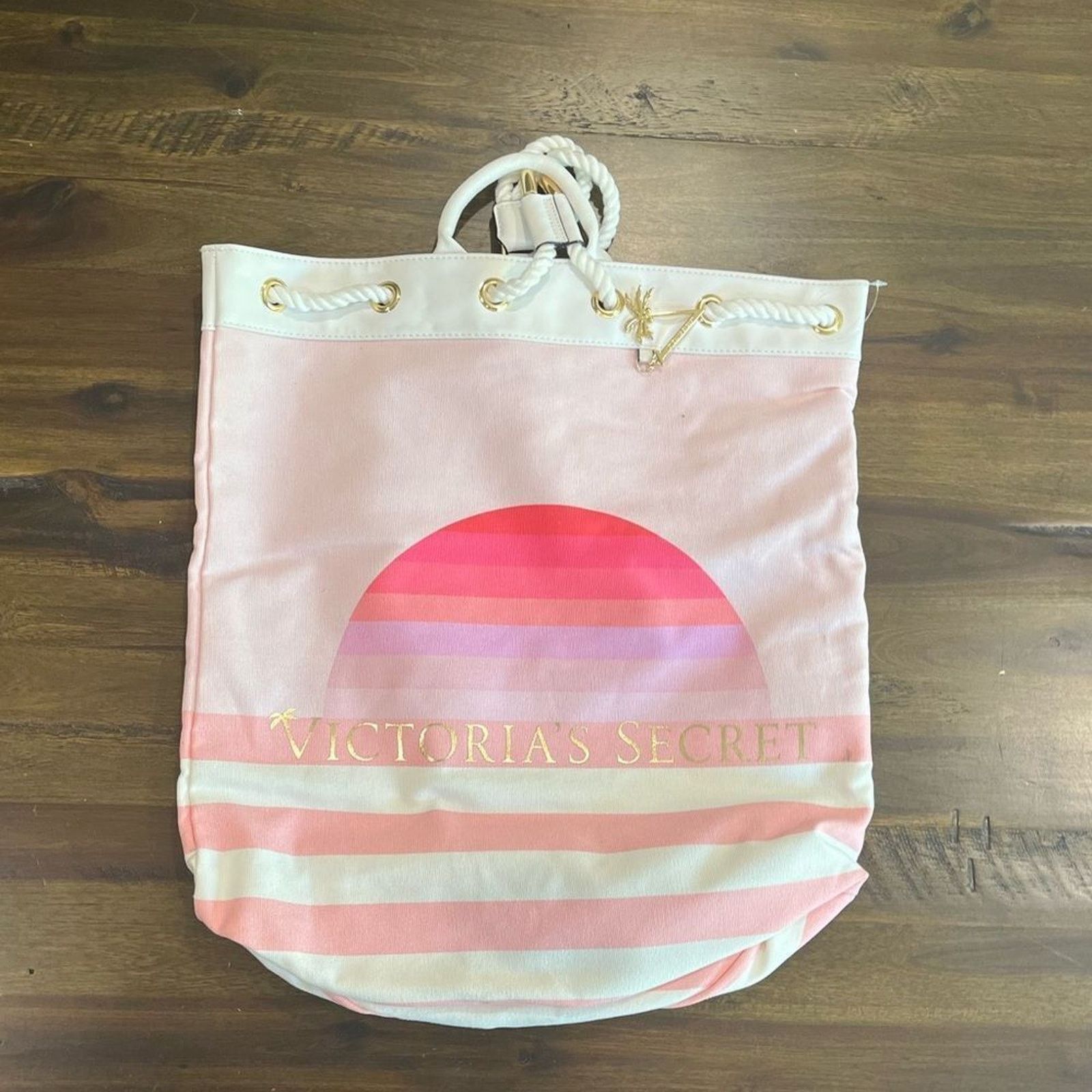 Victoria's Secret NWOT Victoria's Secret Beach Drawstring Backpack Size ONE SIZE - 1 Thumbnail