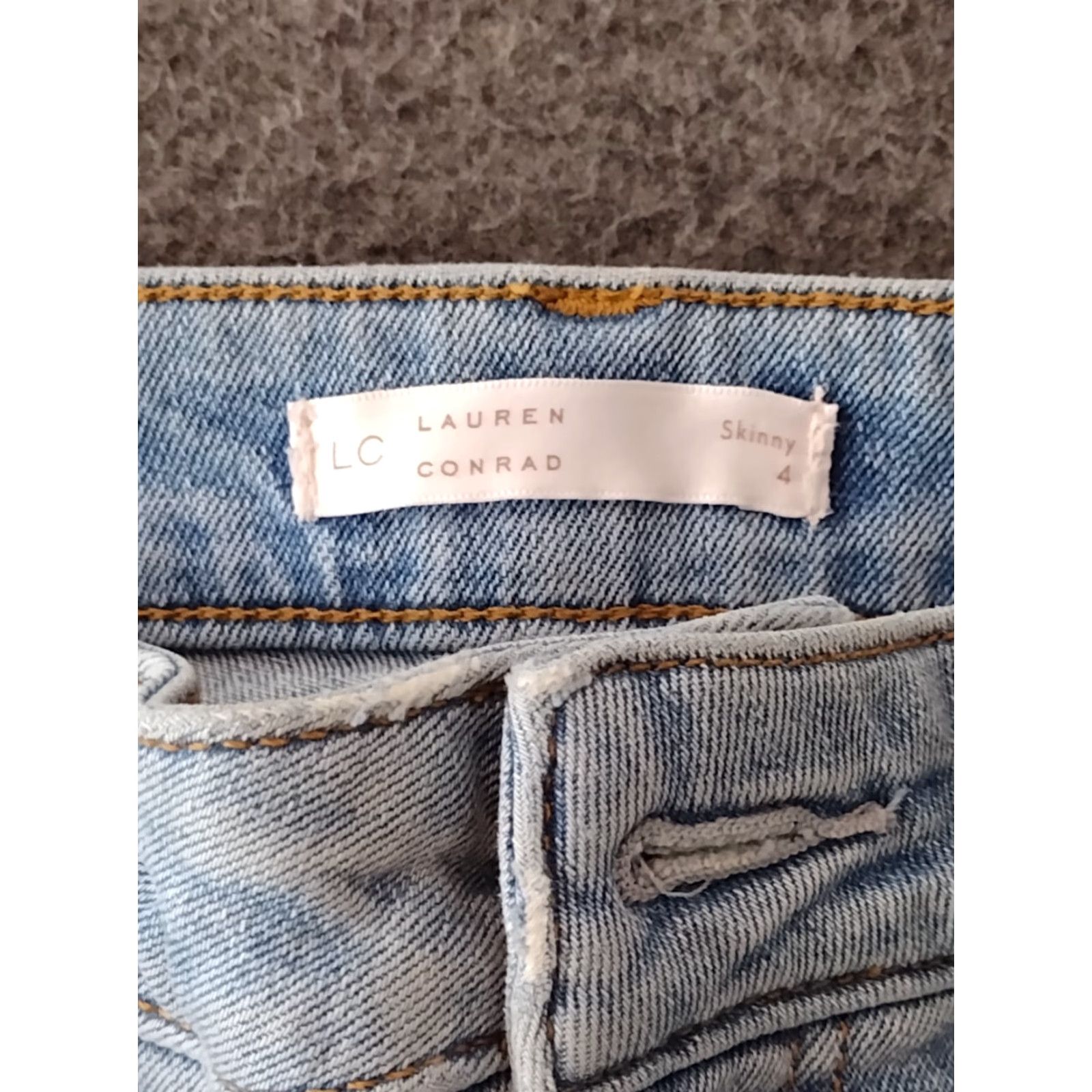 Vintage LC Lauren Conrad Women's High Rise Light Wash Distressed Size 4 Jeans Size ONE SIZE - 5 Thumbnail
