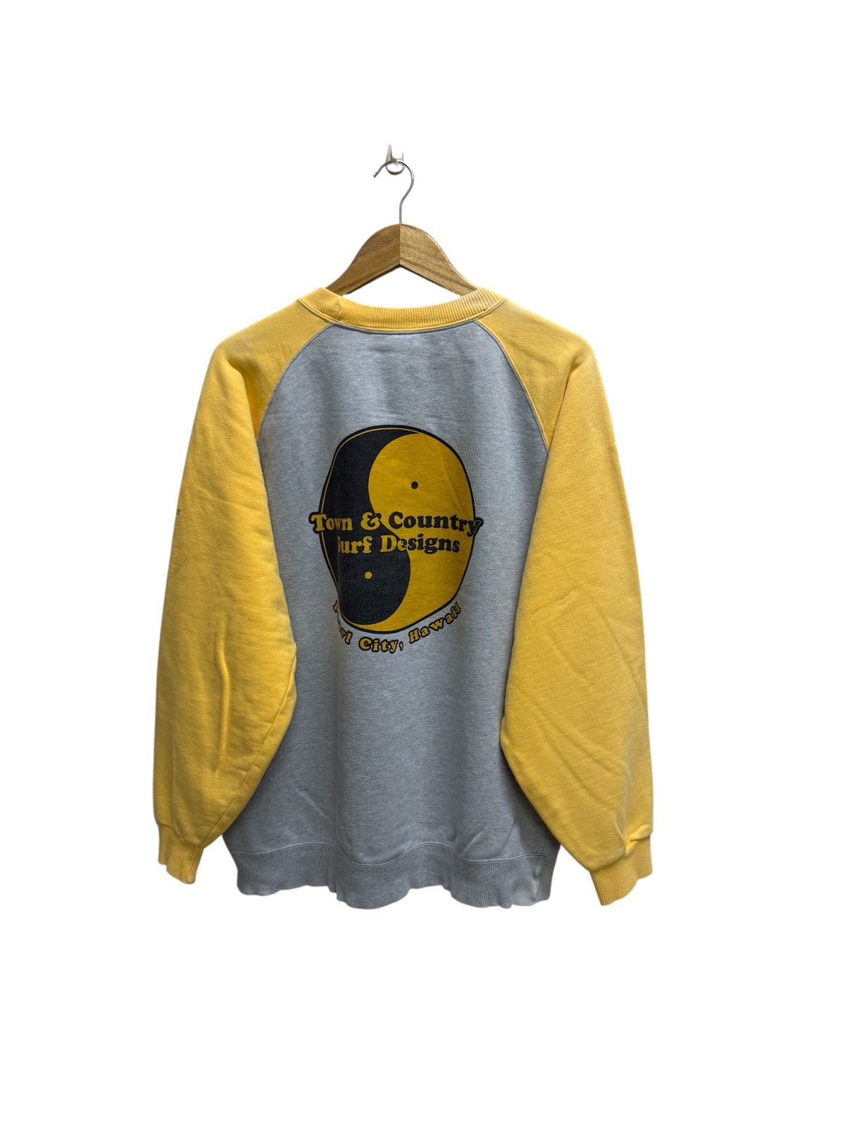 Vintage Vintage T&C Surf Design Hawaii Raglan Sleeve Sweatshirt Size US XL / EU 56 / 4 - 1 Thumbnail