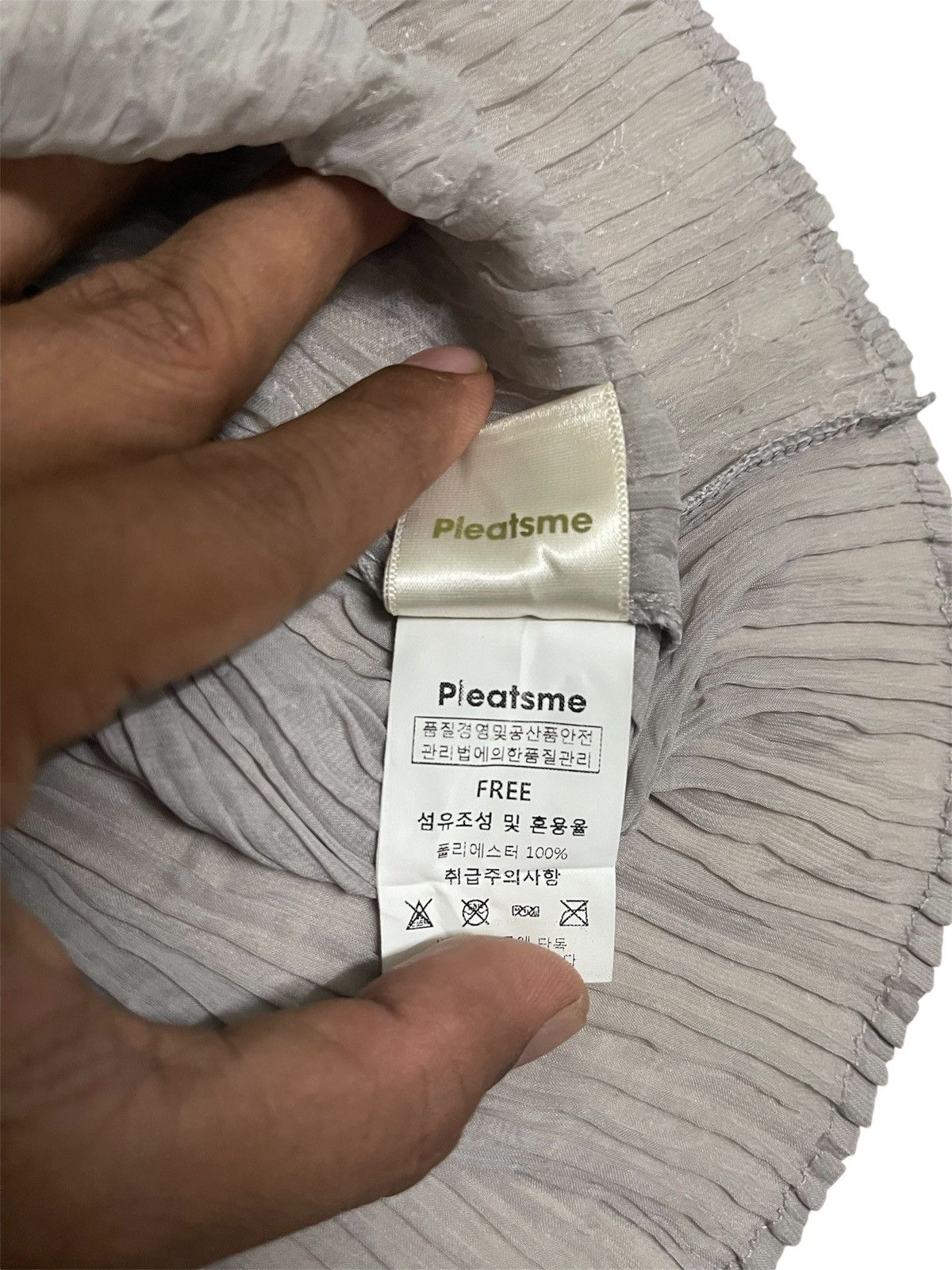 Japanese Brand PLEATSME inspired by ISSEY MIYAKE Size ONE SIZE - 7 Thumbnail