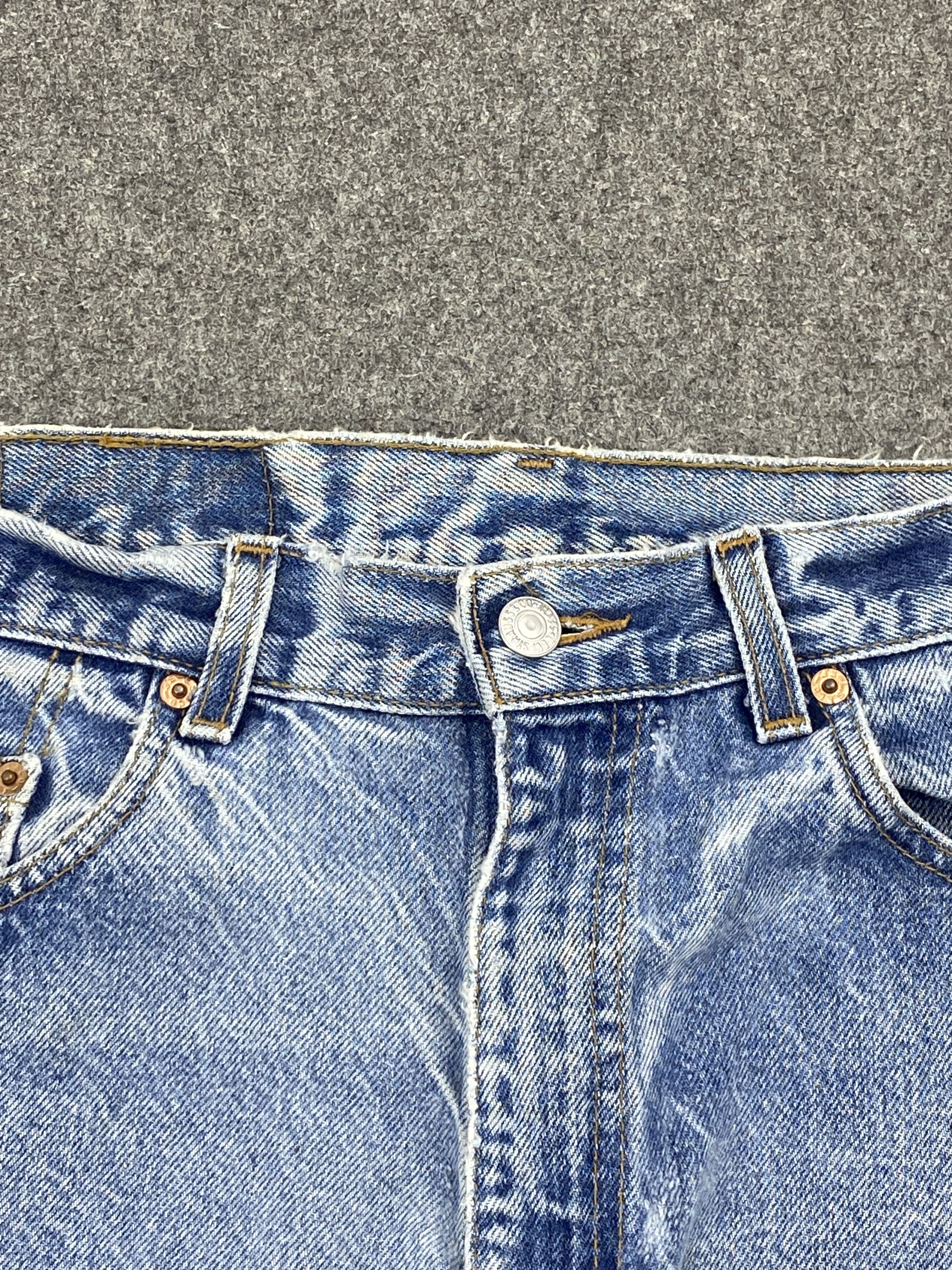 Levi's Vintage 90s Levis 505 Light Washed Jeans DP2674 Size US 31 - 9 Thumbnail