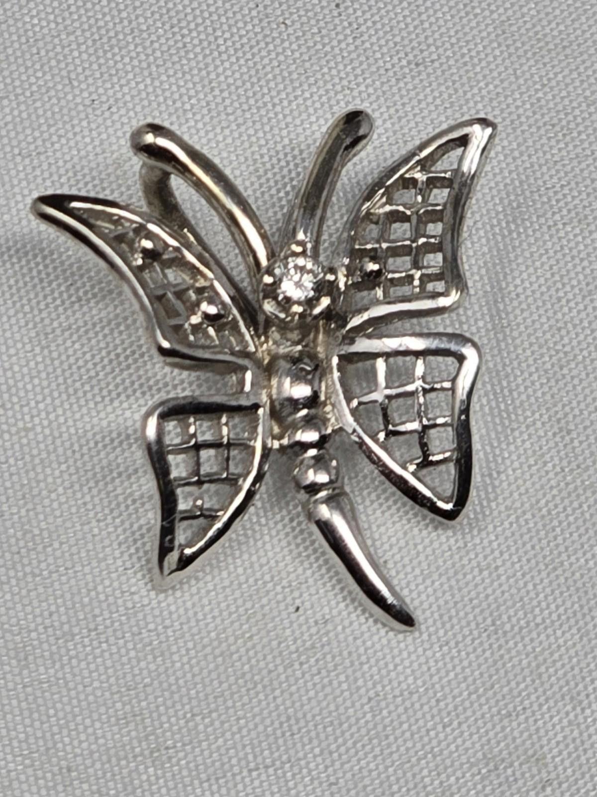 ​Vtg 14k White Gold ~0.11ct Diamond Butterfly Pendant 2.2g