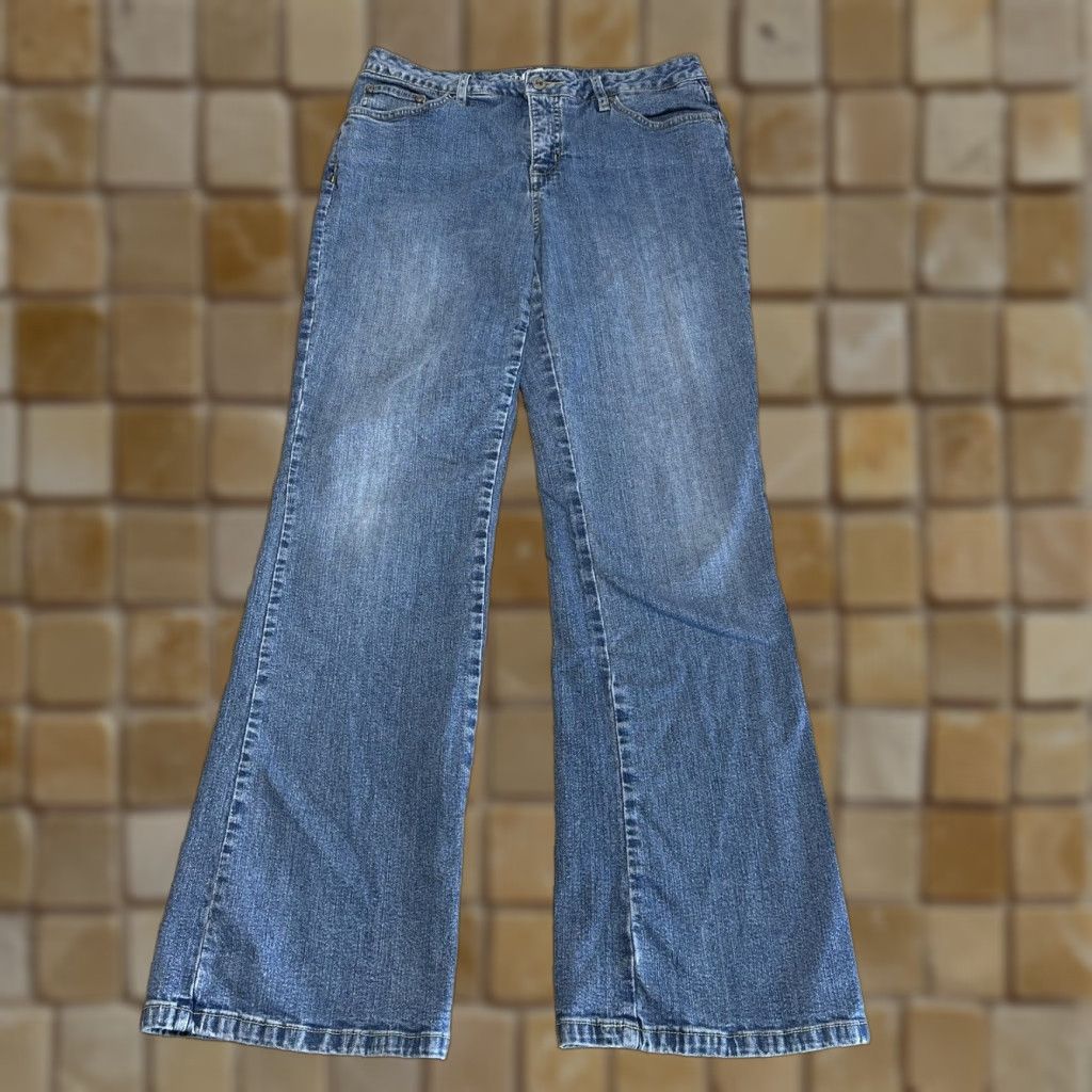 Vintage VINTAGE St. John's Bay Women's Jeans Size 8 Medium Wash Blue Straight Leg Stretch Denim Pants Adult Size 30" / US 8 / IT 44 - 1 Thumbnail