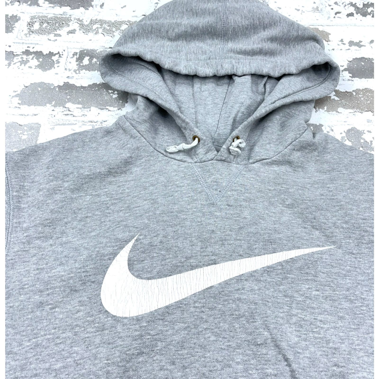 Nike VINTAGE Nike Hoodie Men XL Gray White Logo Swoosh 90s Grunge Retro Pullover Sweatshirt Size US XL / EU 56 / 4 - 3 Thumbnail