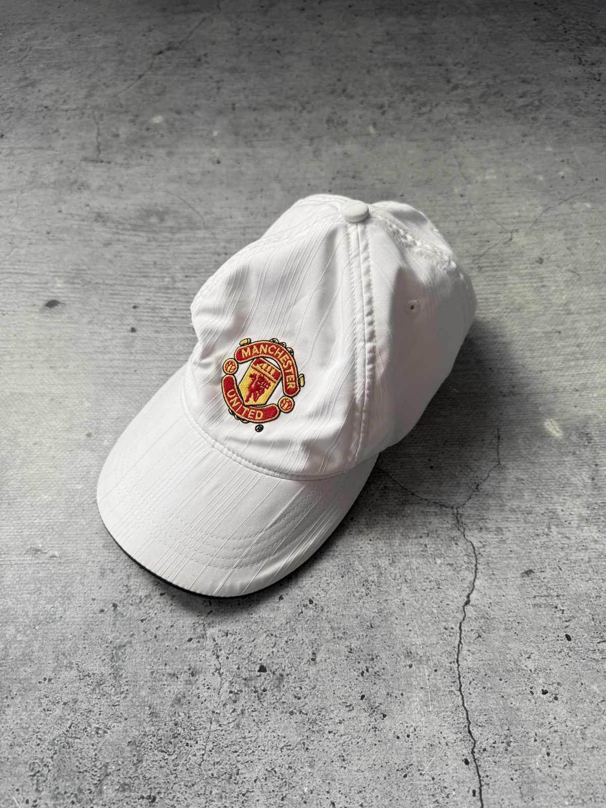 Nike Vintage Nike Manchester United Hat Cap Size ONE SIZE - 3 Thumbnail