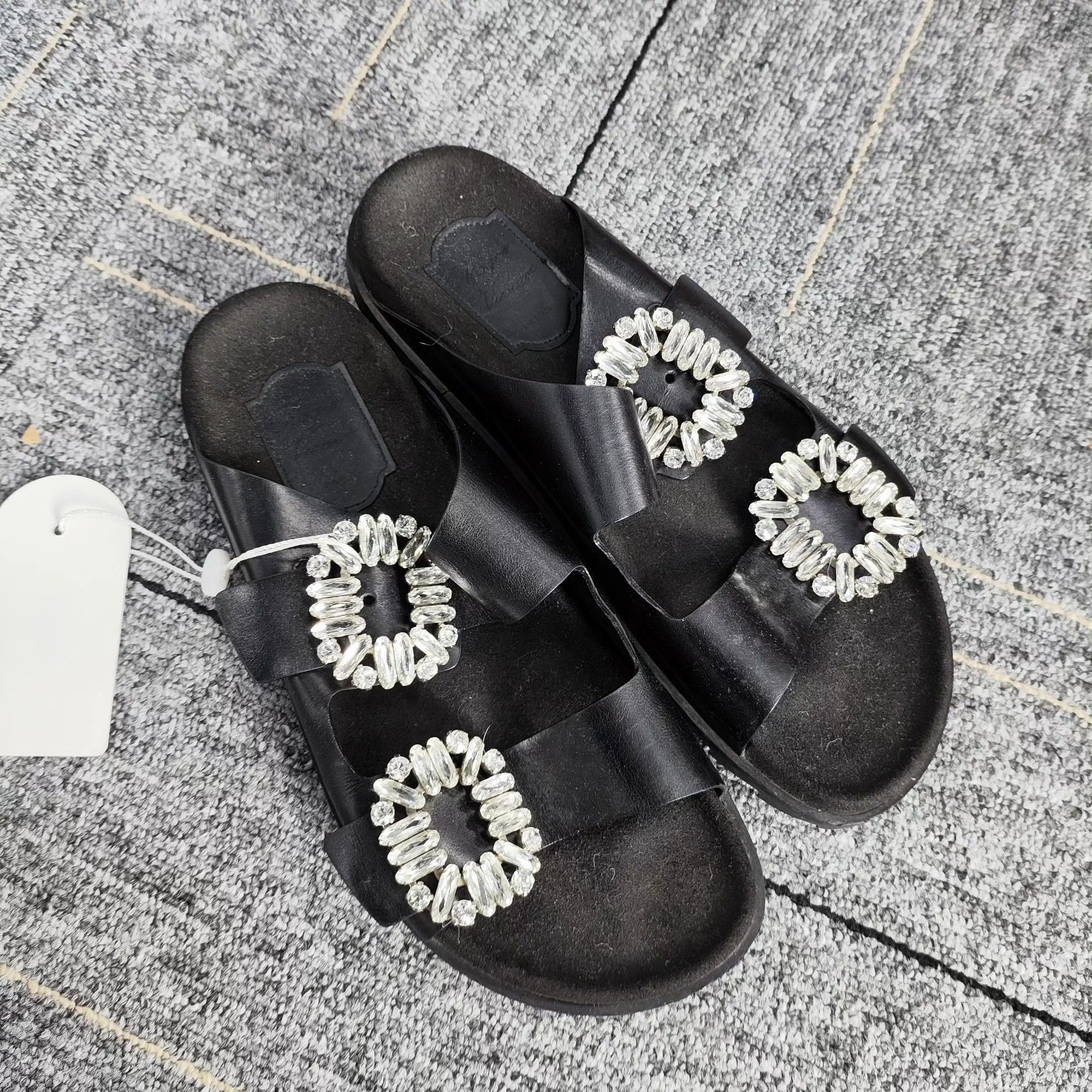 Roger Vivier RV Leather Slippers 37 Black 260501CWH3X01 Size US 6.5 / IT 36.5 - 1 Thumbnail