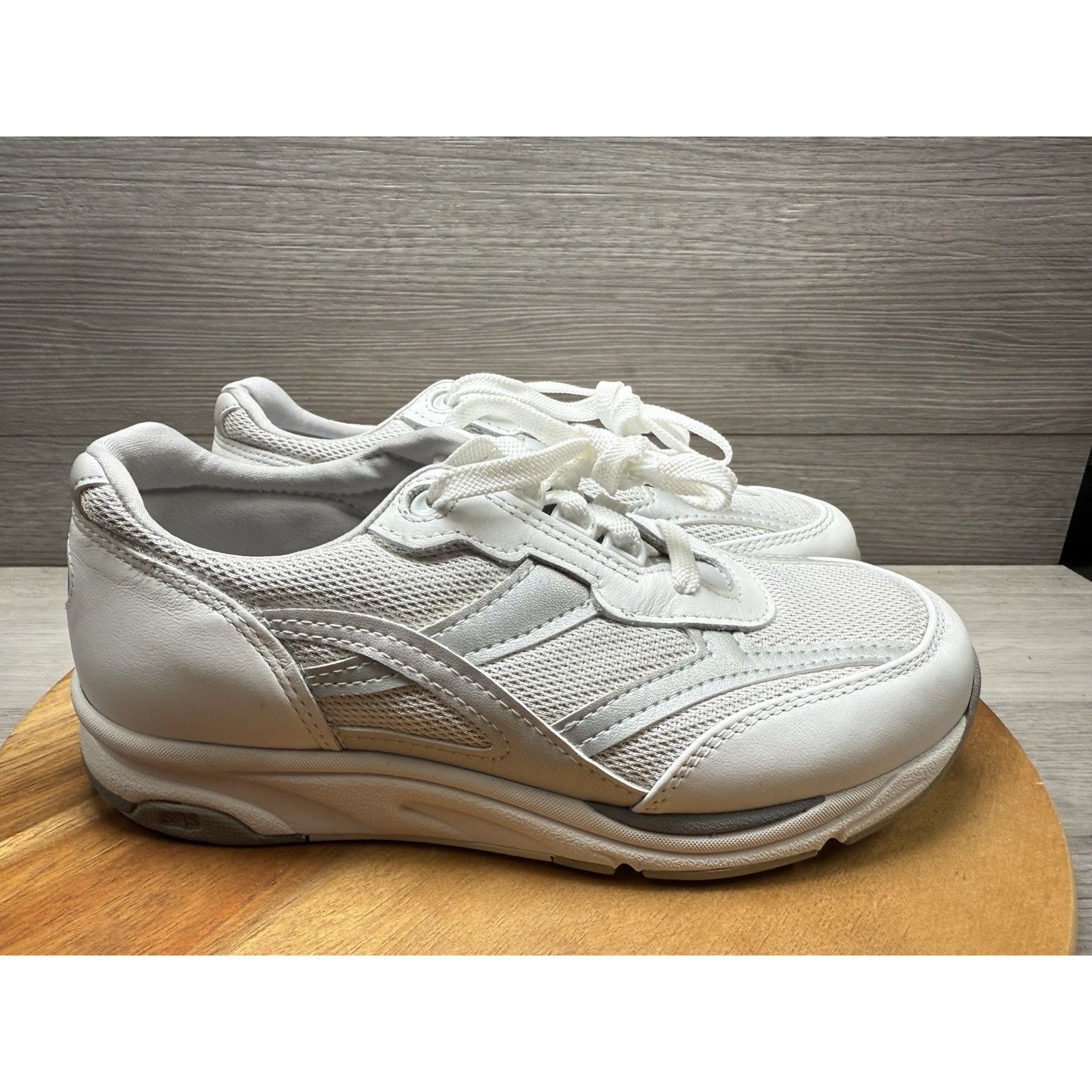 Sas Tour Mesh Womens Shoes Size 8 Wide White Silver Comfort
