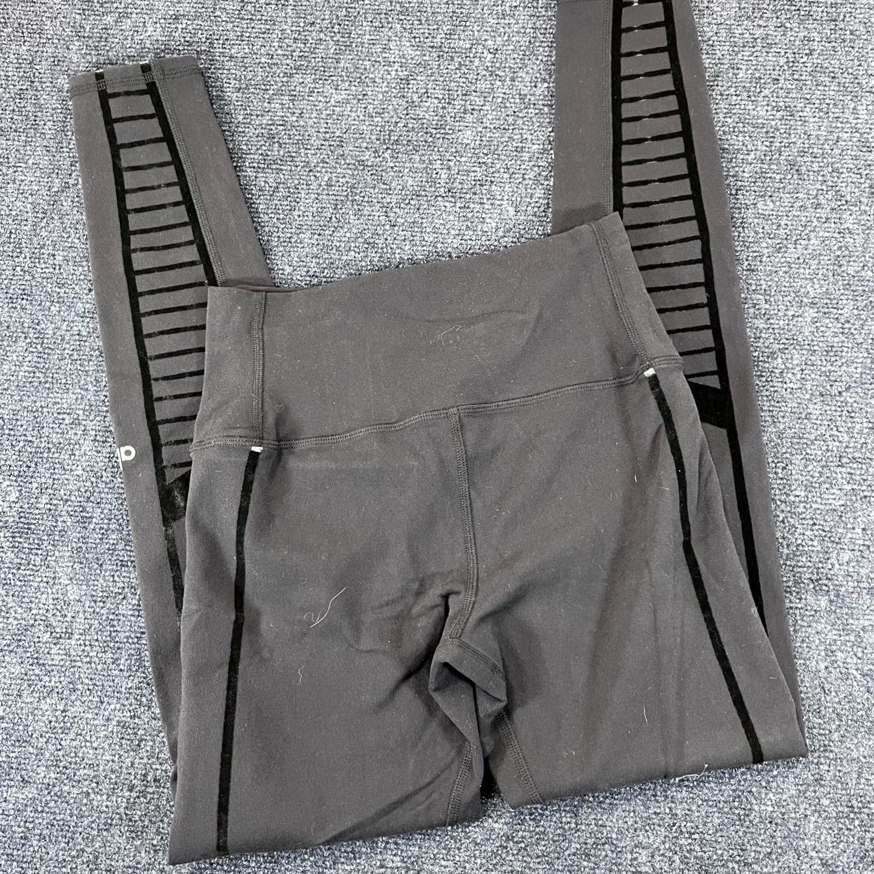Alo Yoga VINTAGE? No. Size 28" / US 6 / IT 42 - 2 Thumbnail