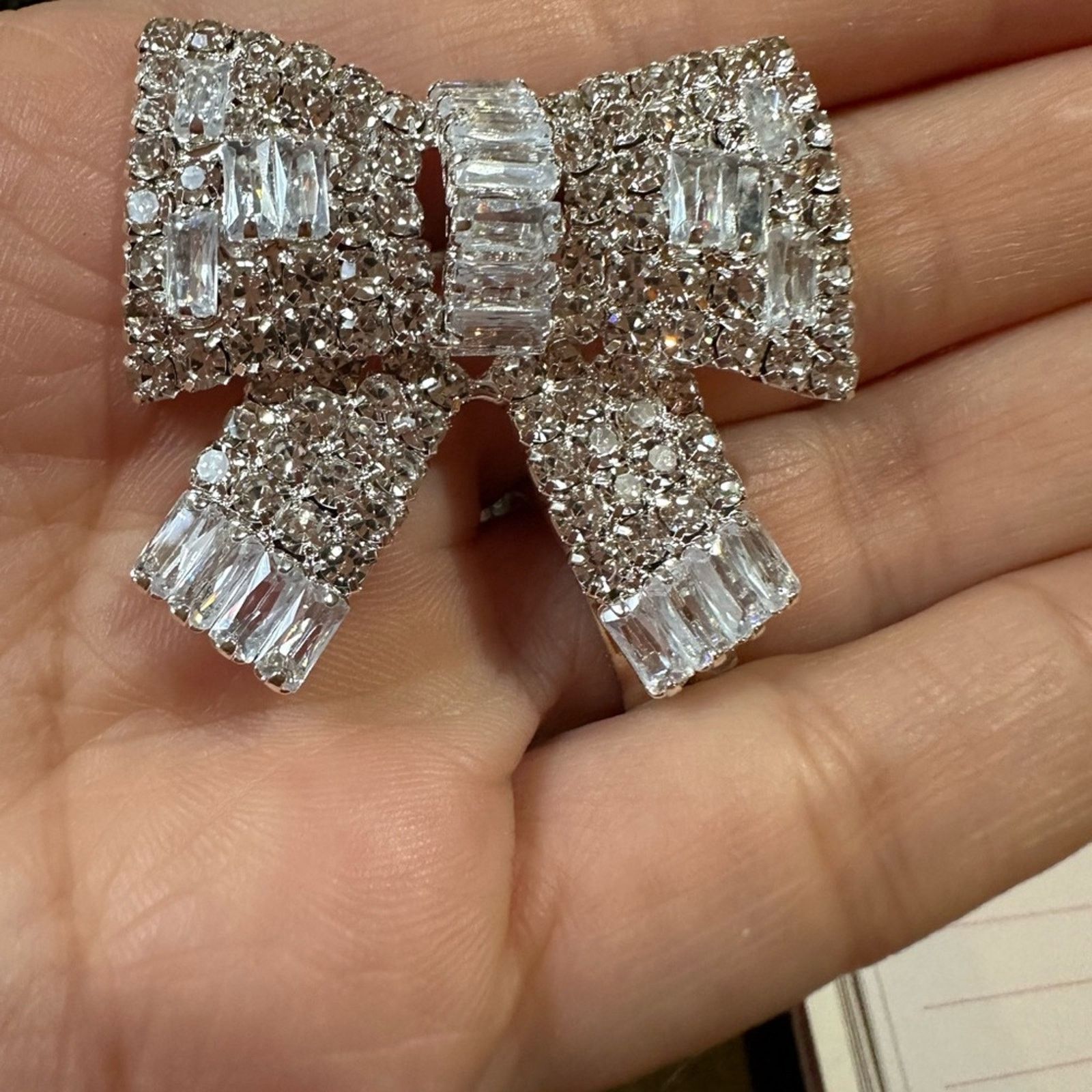 Other Gorgeous Large Bow Rhinestone Earrings Size ONE SIZE - 4 Thumbnail
