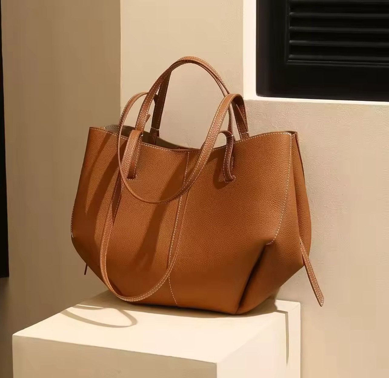 Leather The Siena Leather Tote Size ONE SIZE - 1 Thumbnail