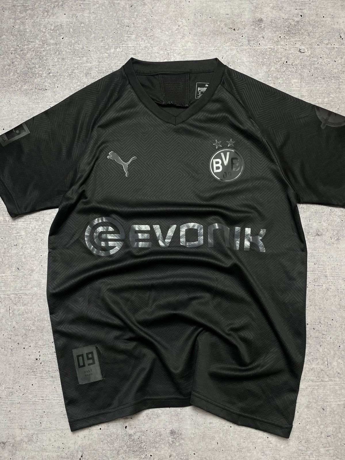Puma BORUSSIA DORTMUND 2022 2023 SPECIAL FOOTBALL SOCCER JERSEY Size US M / EU 48-50 / 2 - 3 Thumbnail