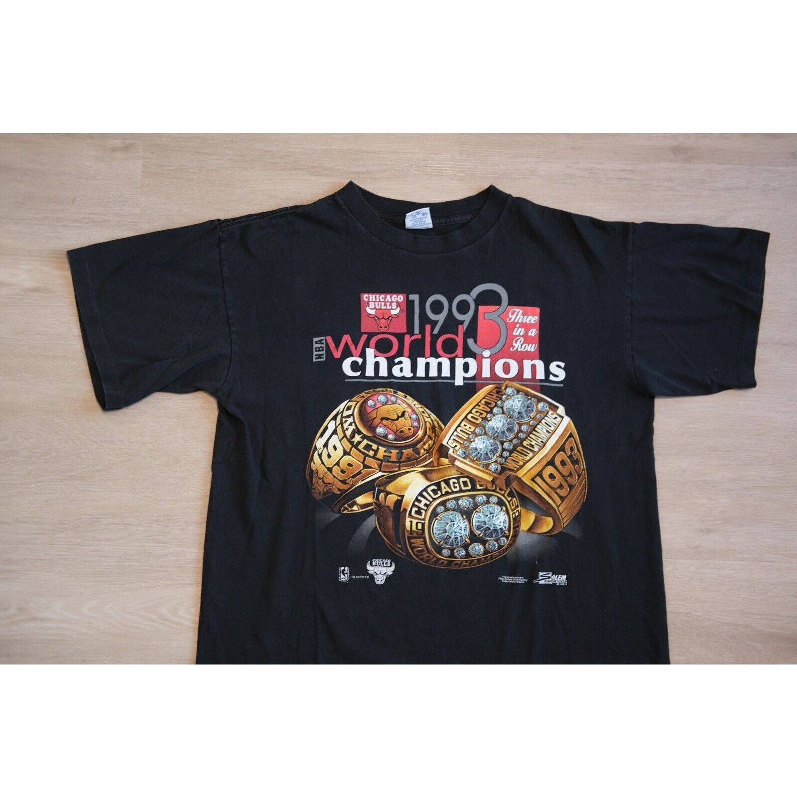 Salem Sportswear Vintage 1993 Salem Sportswear Chicago Bulls Champions Shirt Size US L / EU 52-54 / 3 - 1 Thumbnail