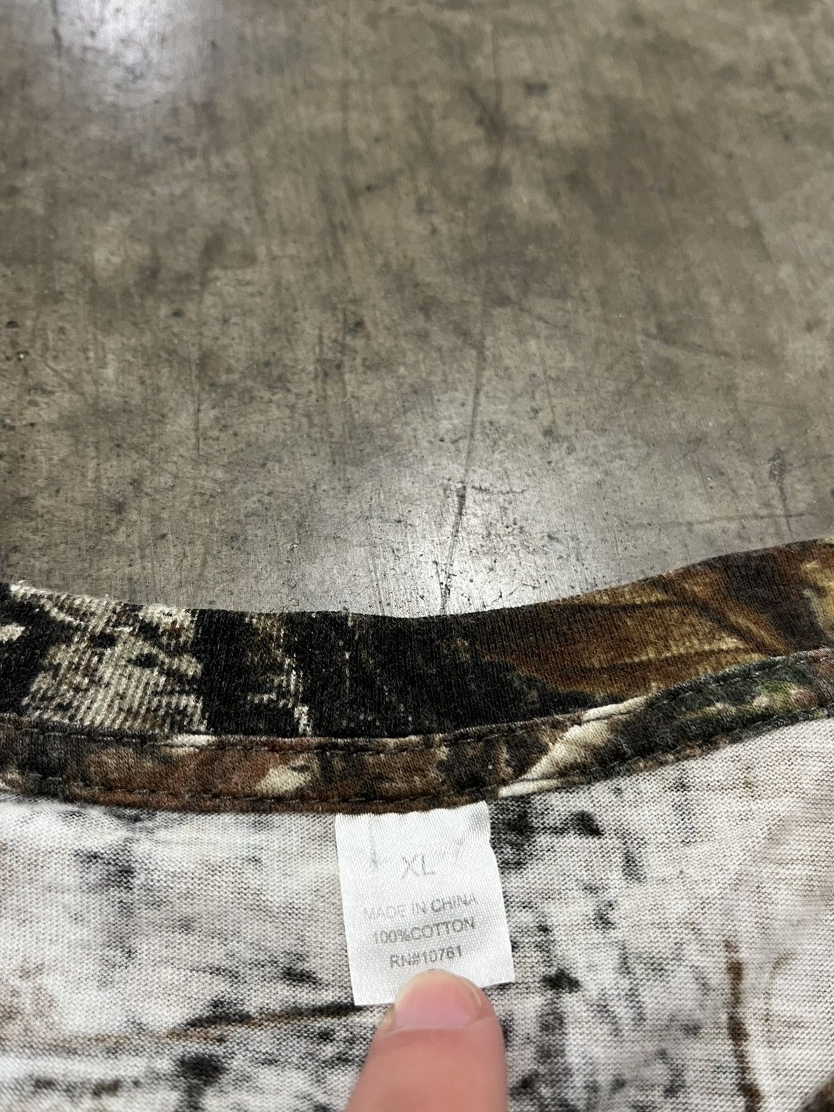 Carhartt × Realtree × Vintage Realtree camo vintage boxy fit tee shirt hype rare skater Size US XL / EU 56 / 4 - 8 Thumbnail