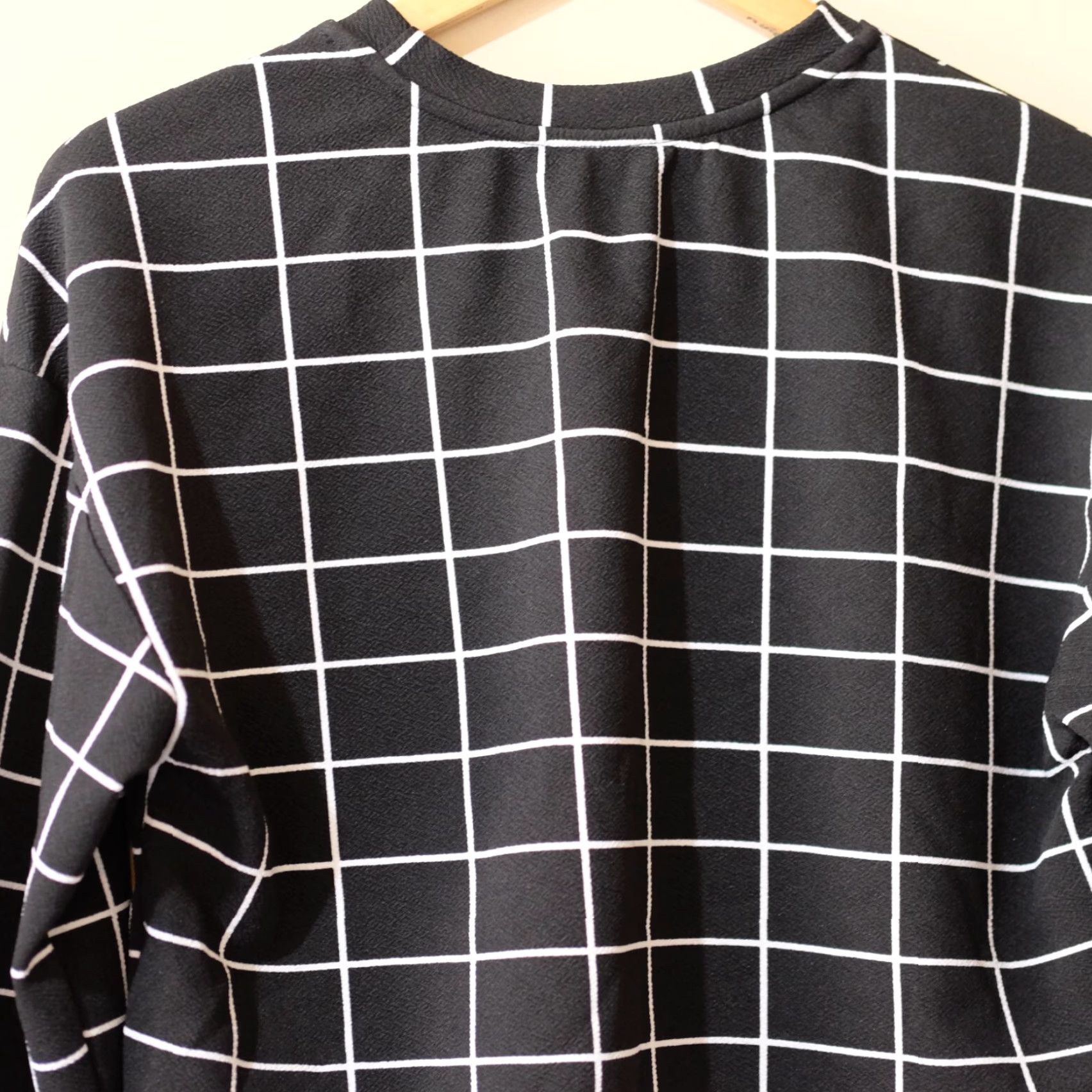 Shein SHEIN Crew Neck Stretch Plaid Long Sleeve Crop Top Black/White Women's S Shirt Size S / US 4 / IT 40 - 6 Thumbnail