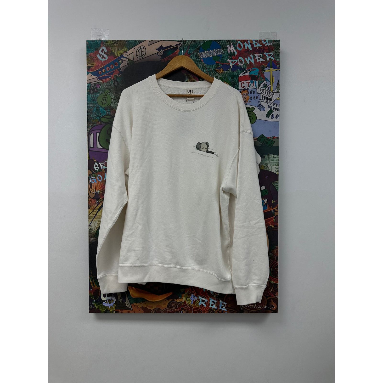 Kaws Kaws Uniqlo Crewneck Cream Used XL Size US XL / EU 56 / 4 - 1 Thumbnail