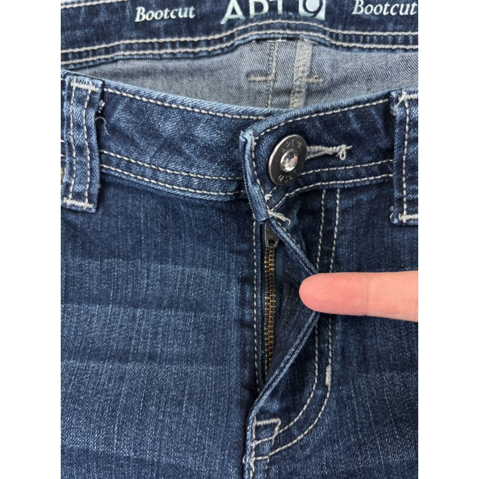Apt. 9 Apt. 9 Jeans Women 30 Blue Denim Bootcut Mid Rise Embroidered Rhinestone 5-Pocket Cotton Denim Jeans Girls Size 30" / US 8 / IT 44 - 7 Thumbnail