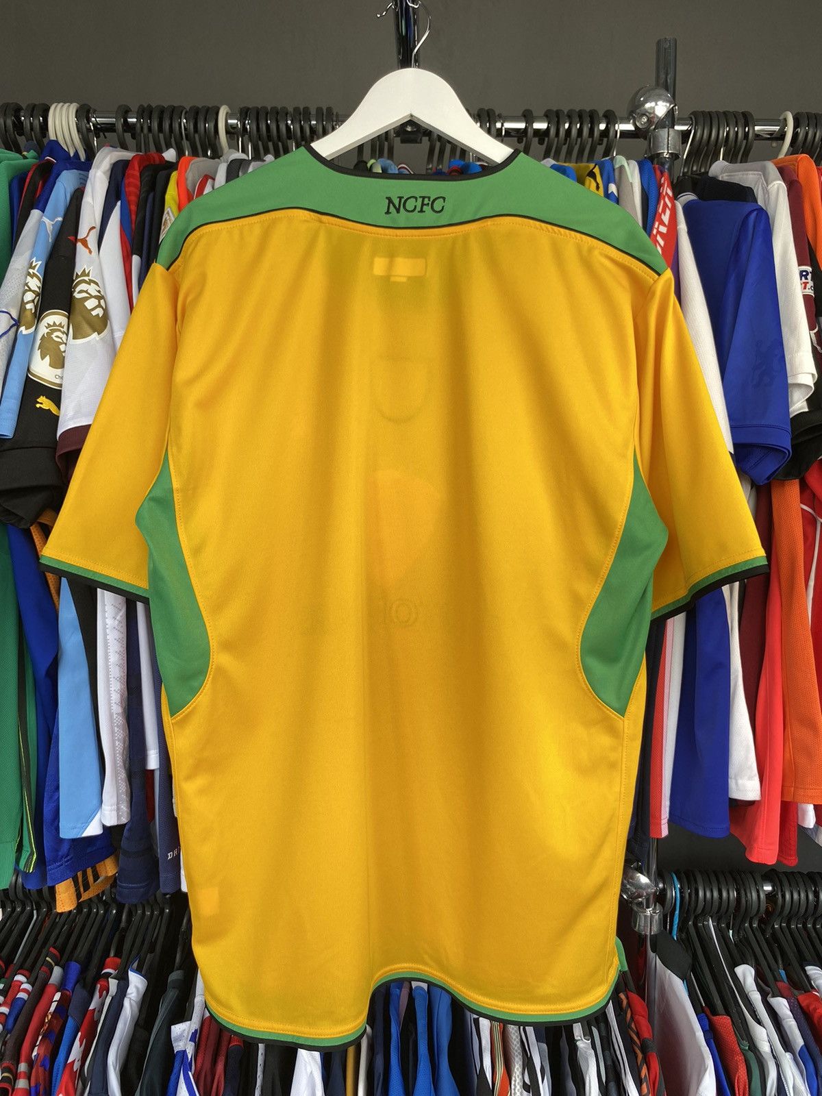 Vintage 2005/06 XARA NORWICH CITY HOME SOCCER FOOTBALL JERSEY SHIRT Size US XL / EU 56 / 4 - 2 Thumbnail