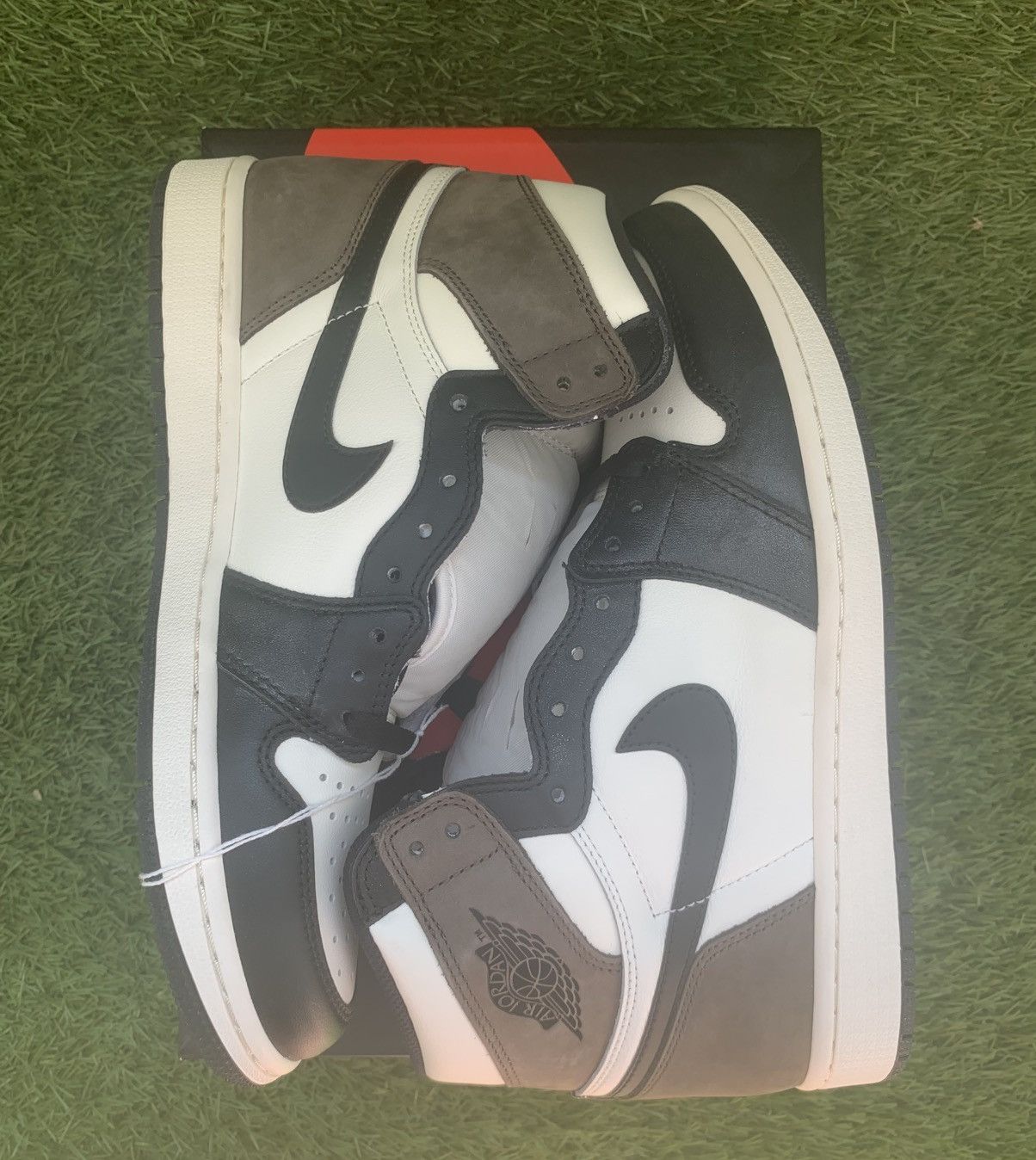 Jordan Brand Air Jordan 1 Mocha Size US 10 / EU 43 - 4 Thumbnail