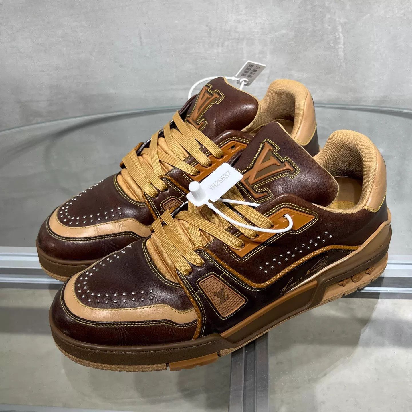 Louis Vuitton LV Trainer Brown Studded UK7.5 41.5 Size US 8.5 / EU 41-42 - 2 Thumbnail