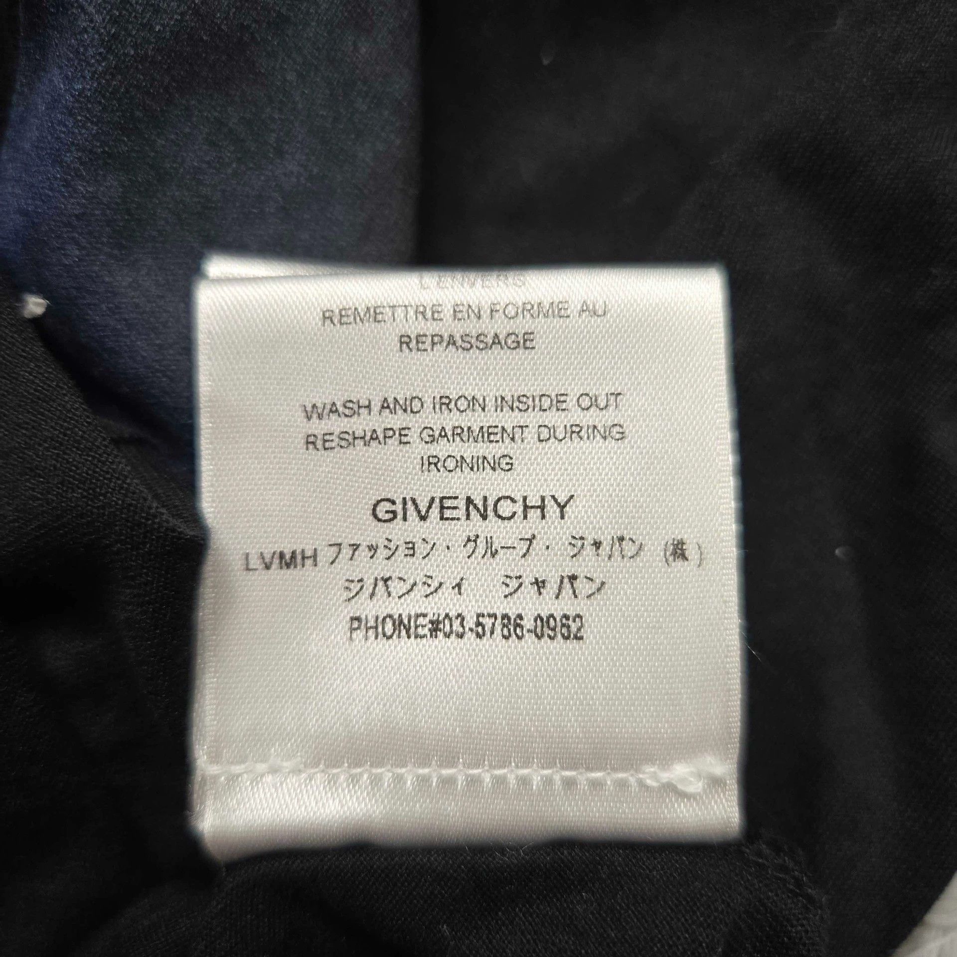 Givenchy Givenchy Shark Print Short Sleeve T-Shirt Size US M / EU 48-50 / 2 - 7 Thumbnail
