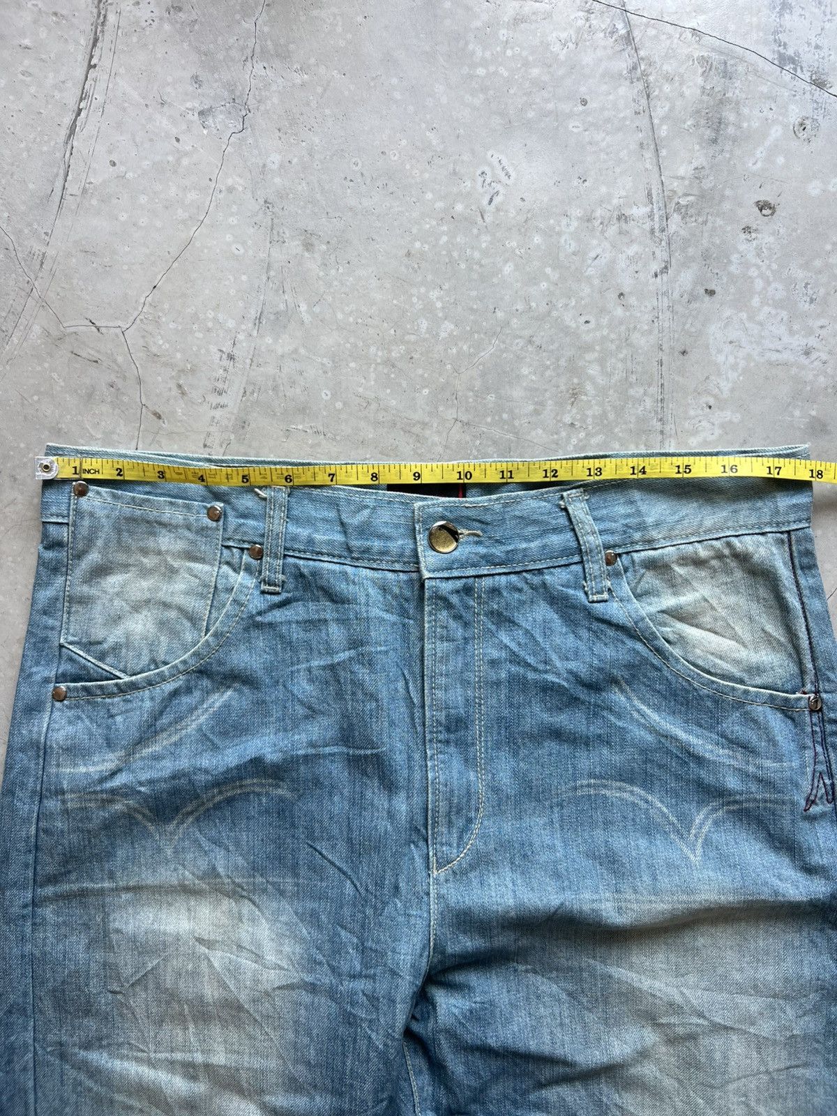 Levi's Vintage Levis Engineered Twisted Jeans Actual 35x31 Size US 35 - 8 Thumbnail