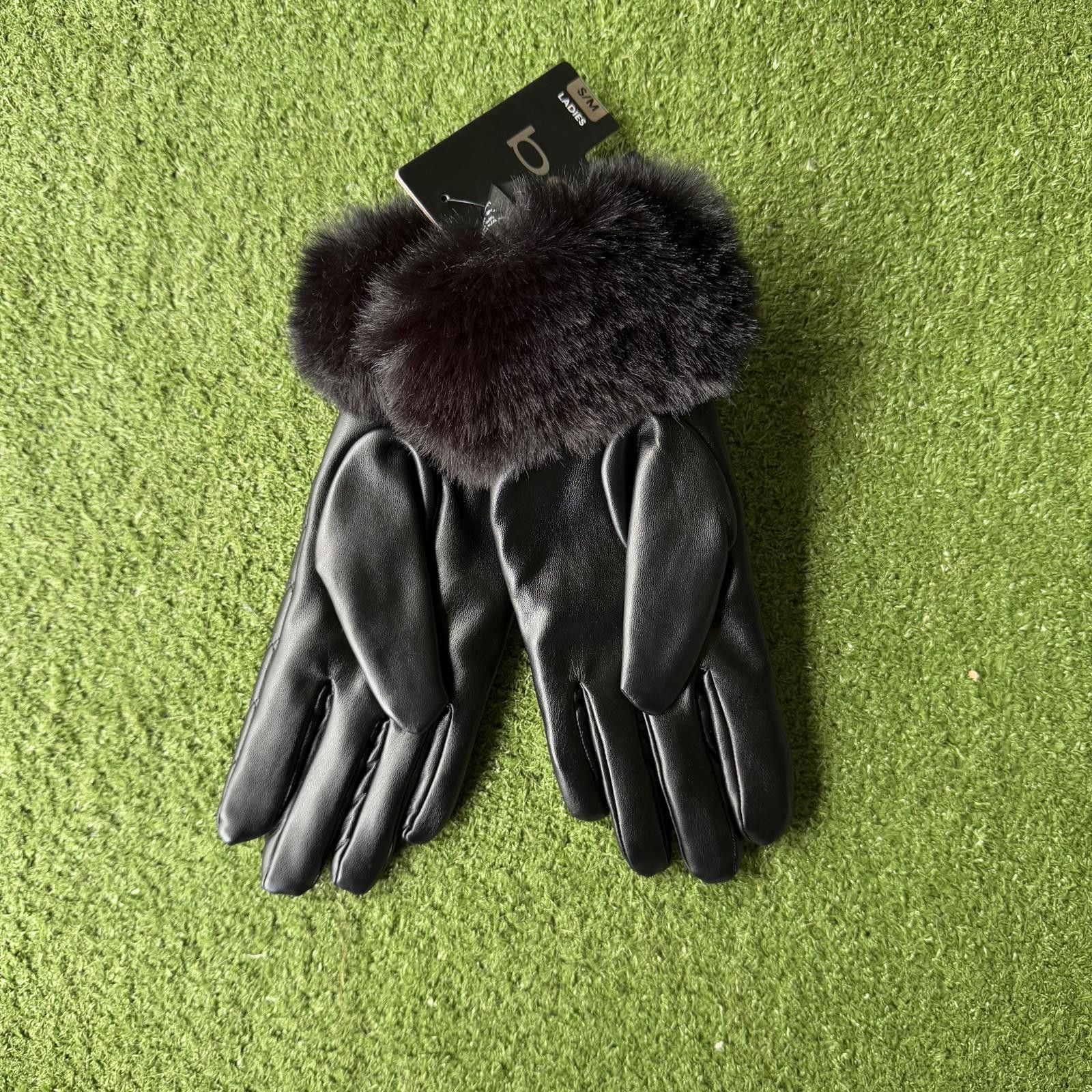 United Colors Of Benetton NWT Bebe Y2K Black Gloves – Fur Trim Elegance 🖤✨ Size ONE SIZE - 2 Thumbnail