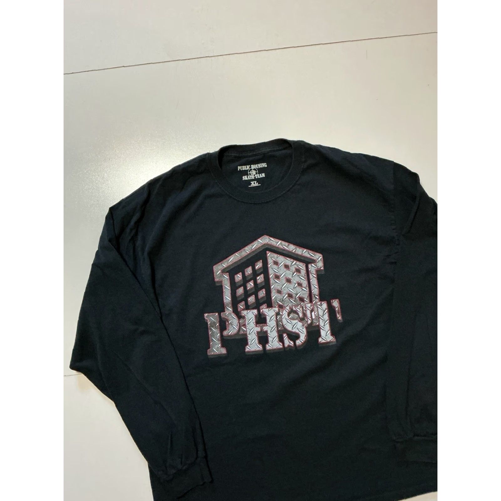 Logo 7 VINTAGE PHST Public Housing Skate Team House Logo Graphic Black L/S T-Shirt XL Mens Size US XL / EU 56 / 4 - 3 Thumbnail