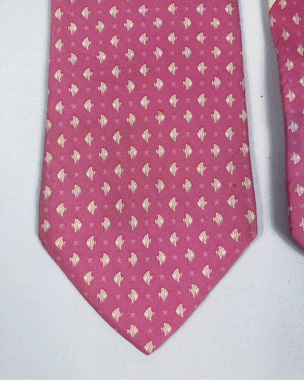 Salvatore Ferragamo Rare Vintage Salvatore Ferragamo Fish Motive Silk Tie Size ONE SIZE - 4 Thumbnail